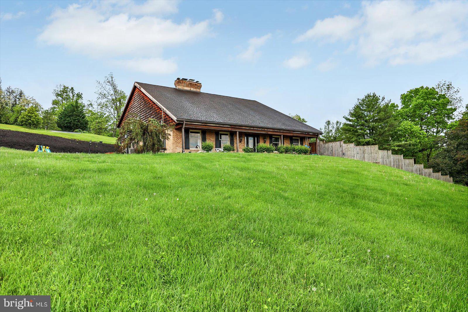 LAUREL TERRACE - Residential