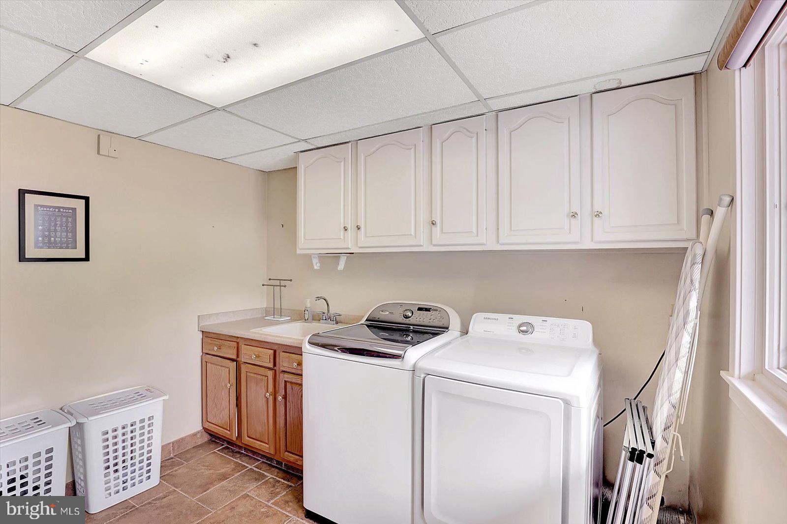 LAUREL TERRACE - Residential