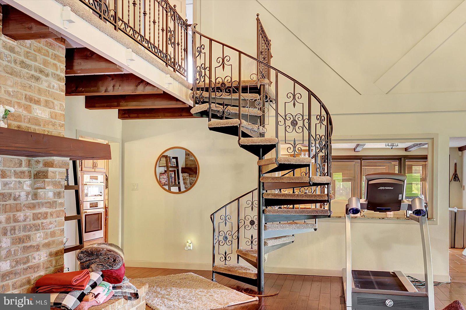 LAUREL TERRACE - Residential