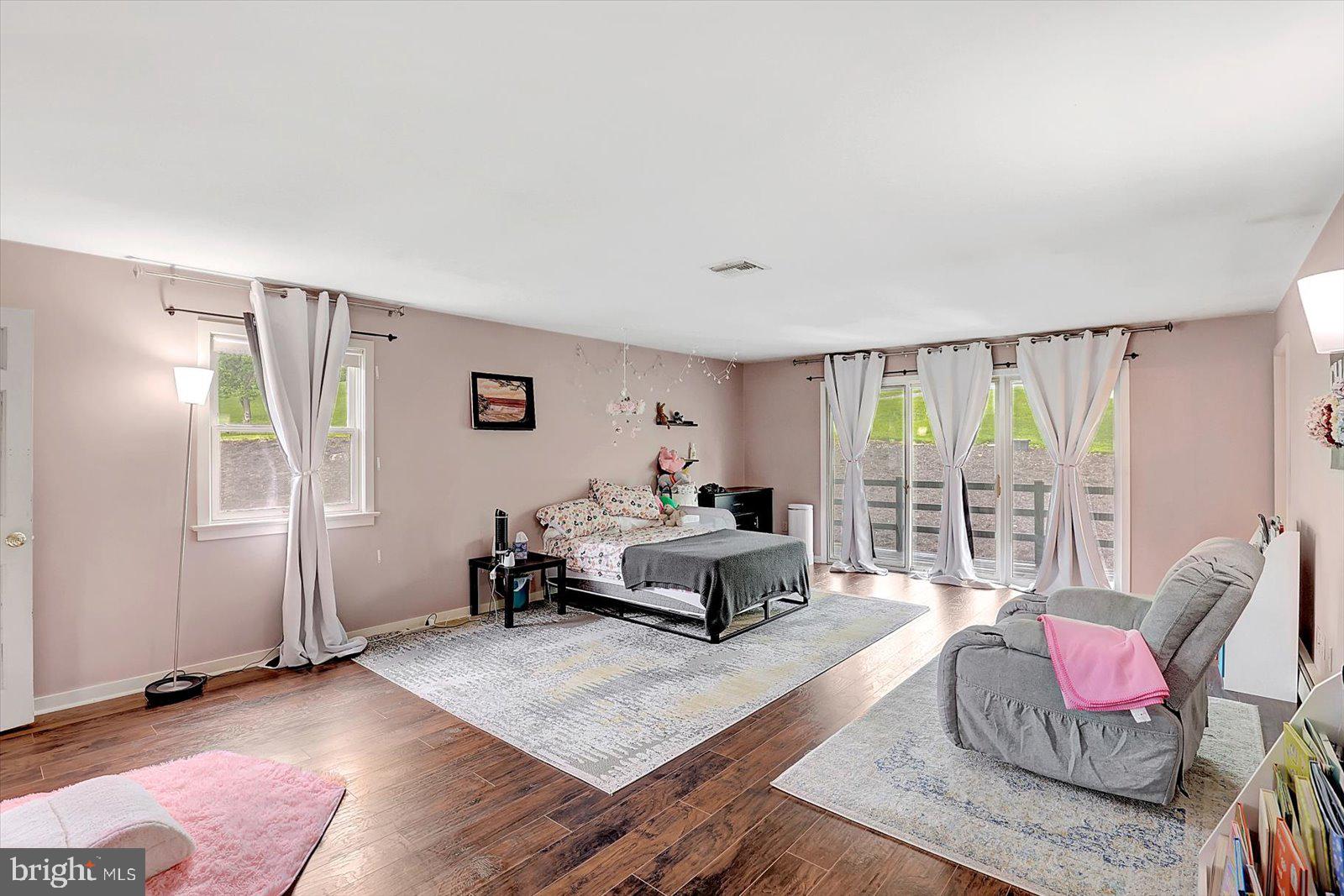 LAUREL TERRACE - Residential