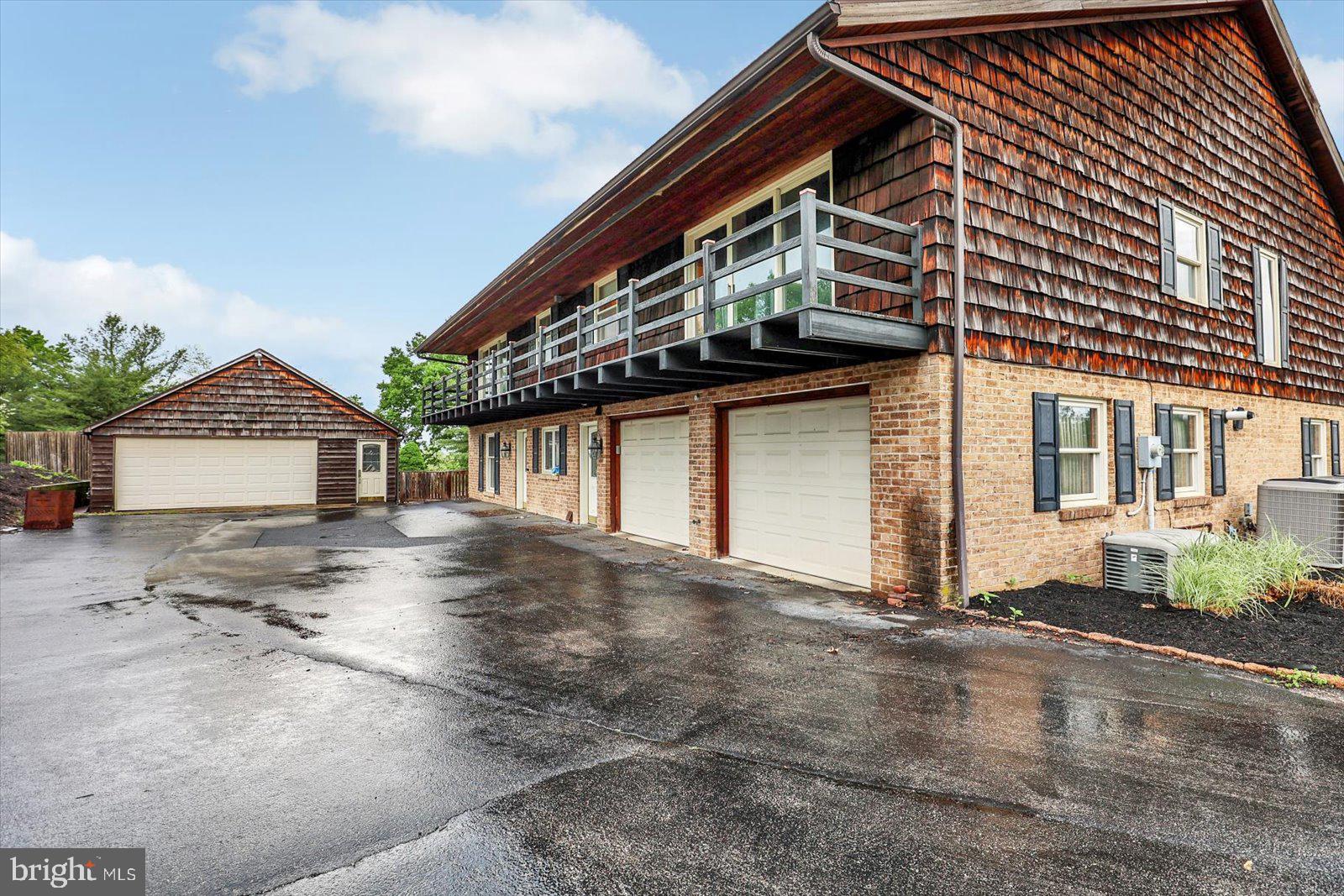 LAUREL TERRACE - Residential