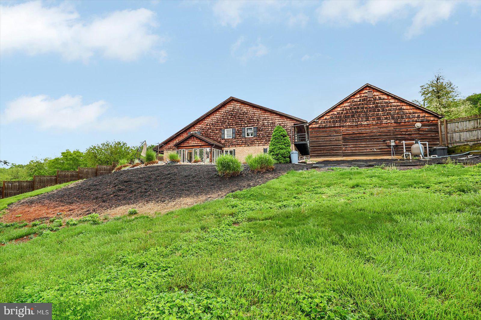 LAUREL TERRACE - Residential