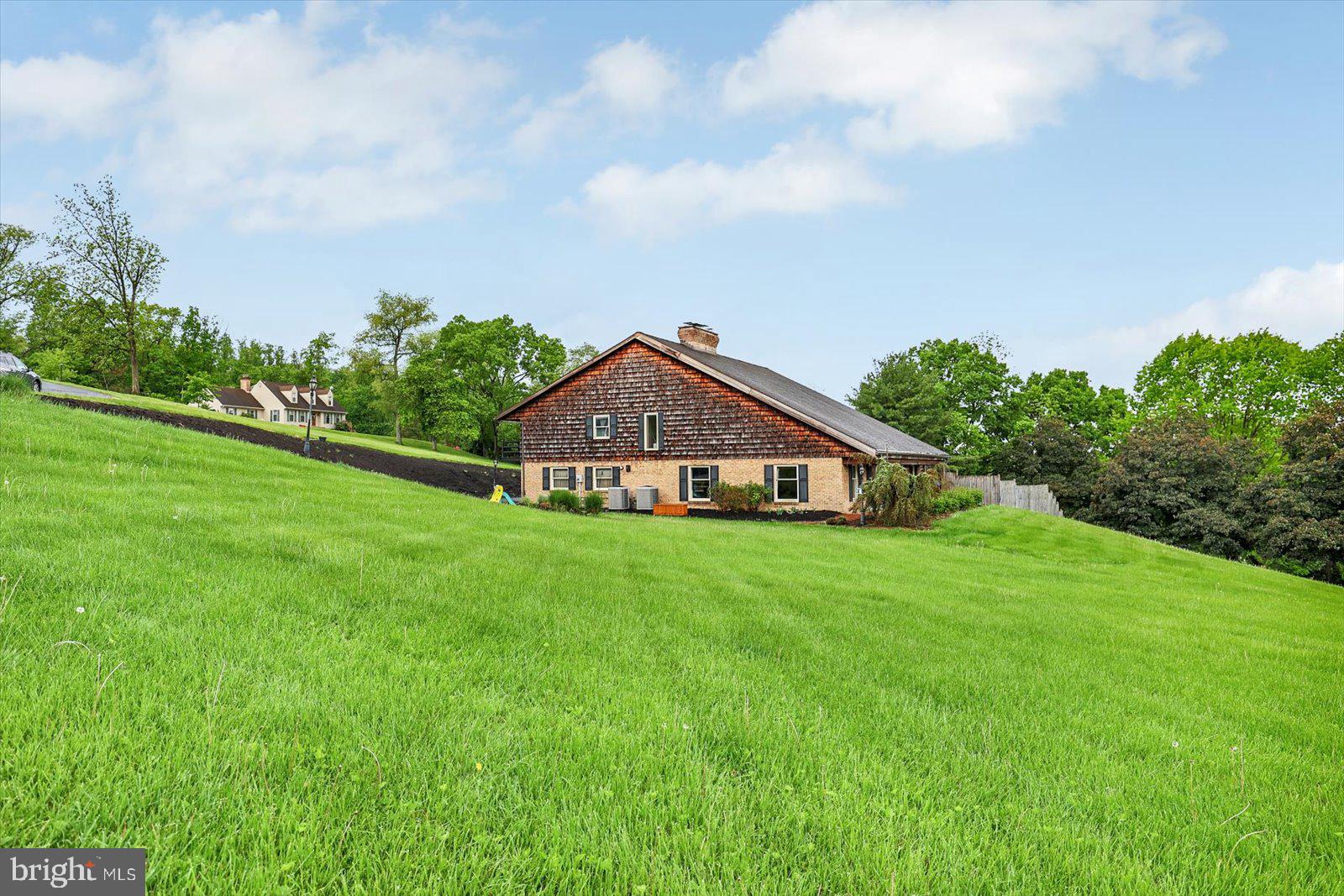 LAUREL TERRACE - Residential