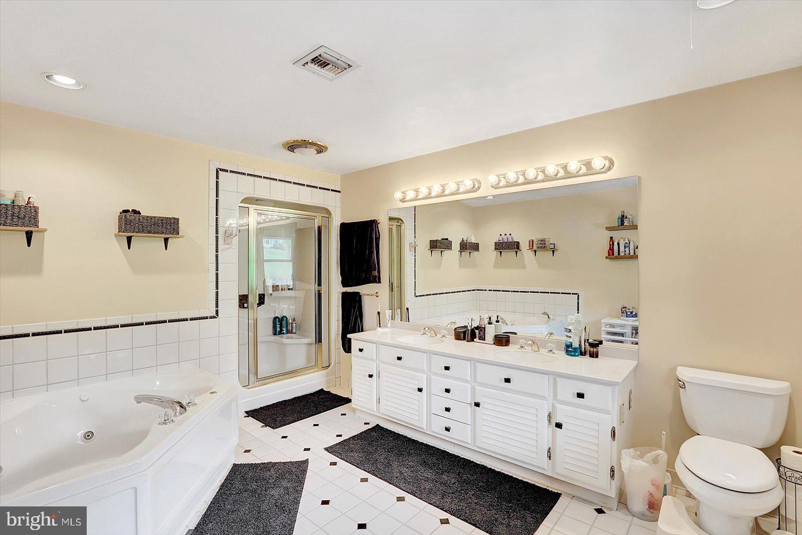 LAUREL TERRACE - Residential