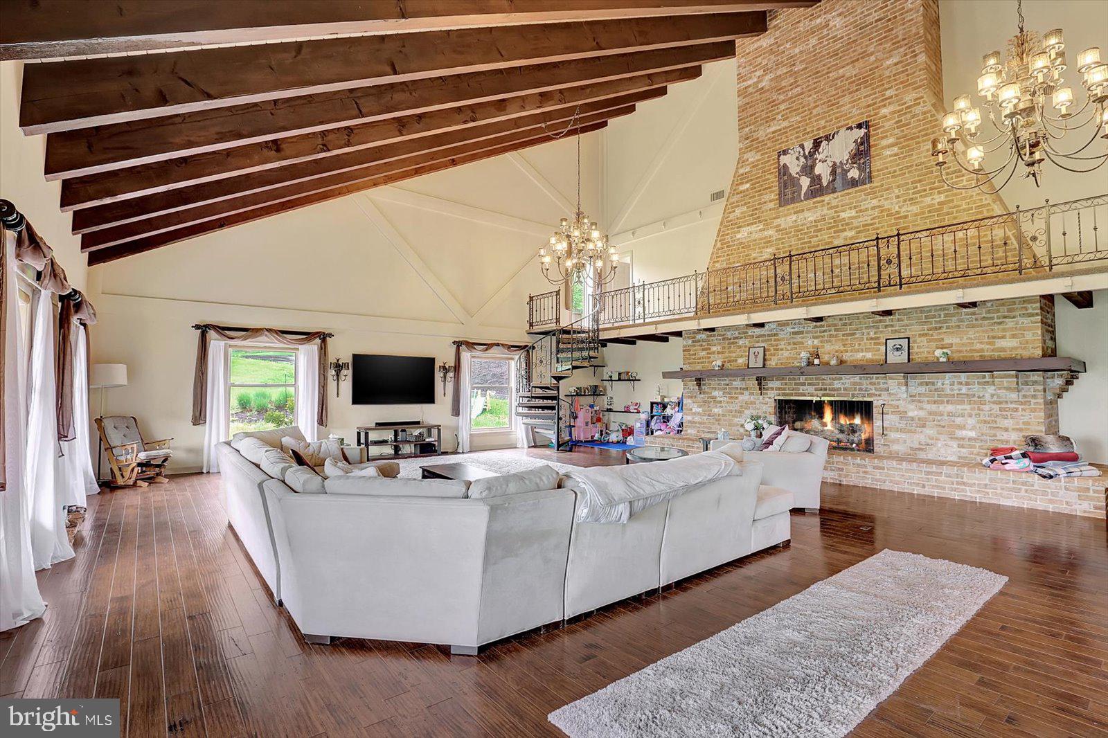 LAUREL TERRACE - Residential