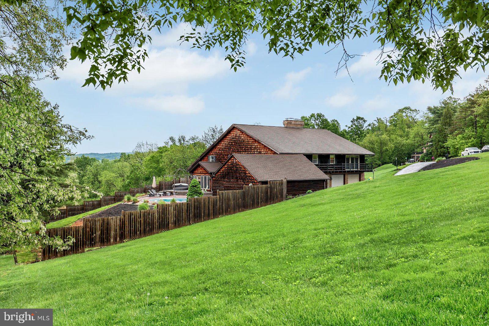 LAUREL TERRACE - Residential