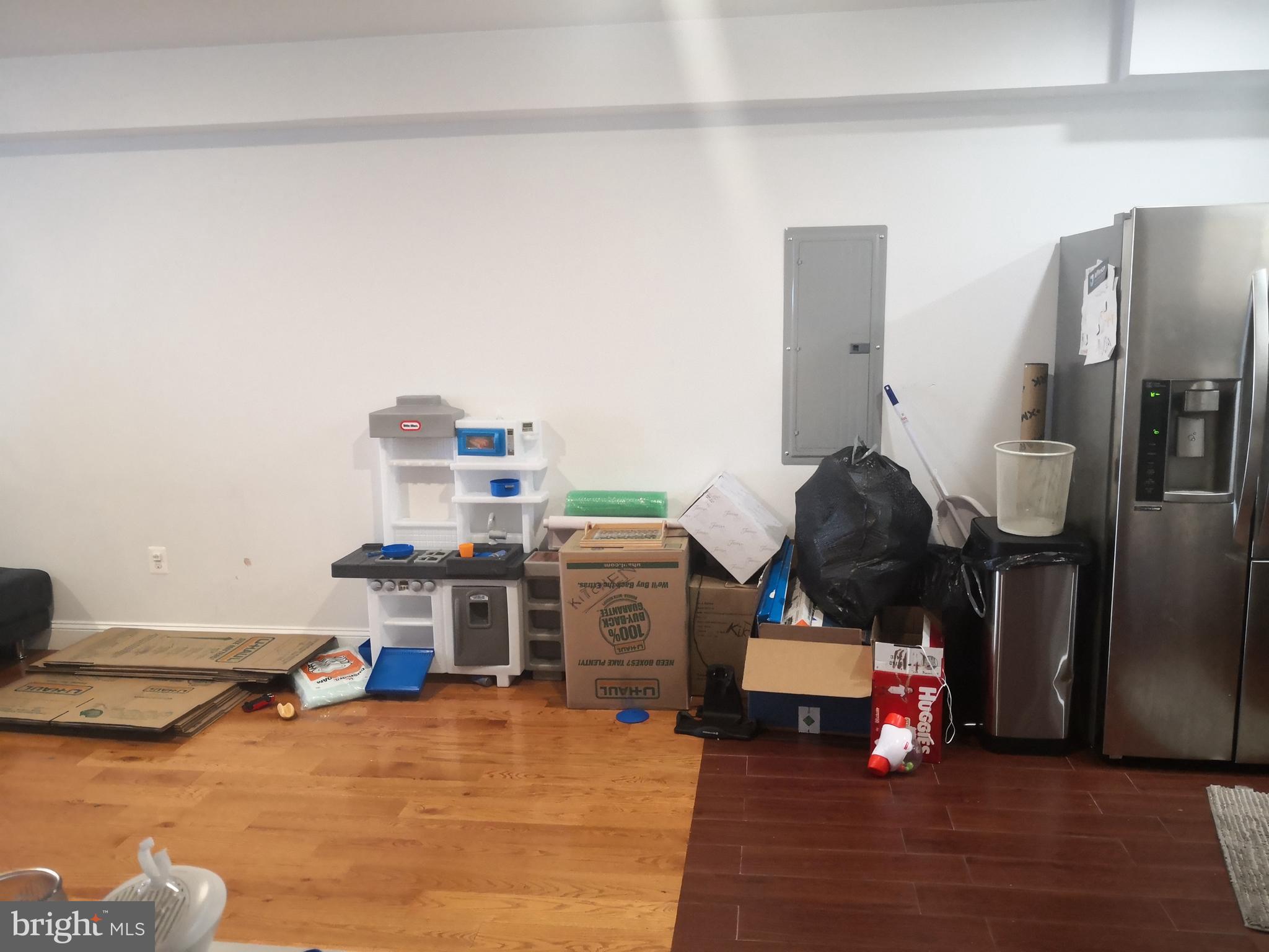 SPRING ARTS - Residential Lease