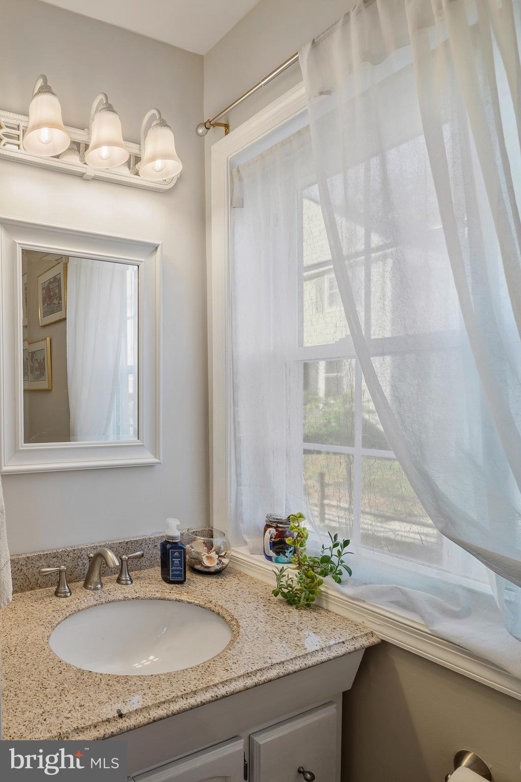 CROFTON MEWS CONDO - Residential