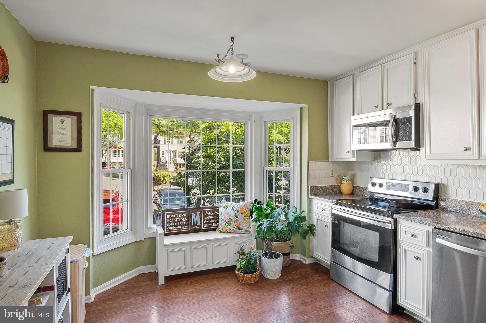 CROFTON MEWS CONDO - Residential