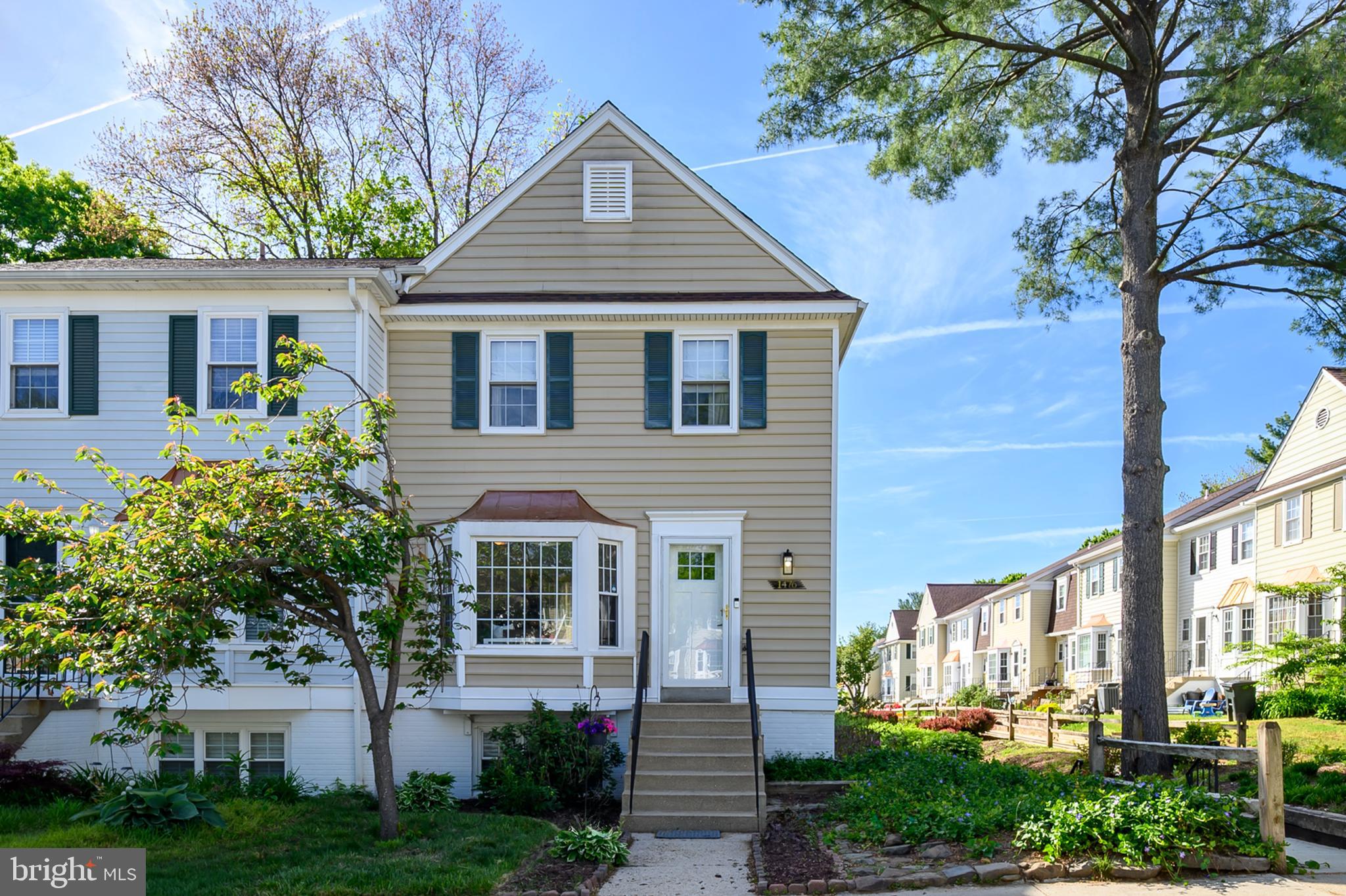 1476 LOWELL