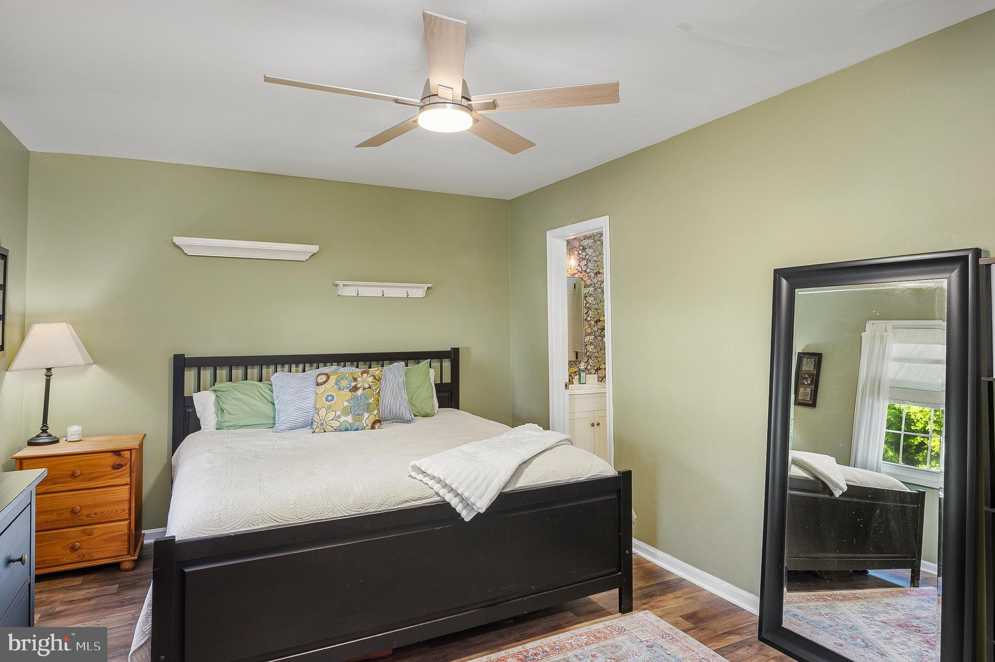 CROFTON MEWS CONDO - Residential