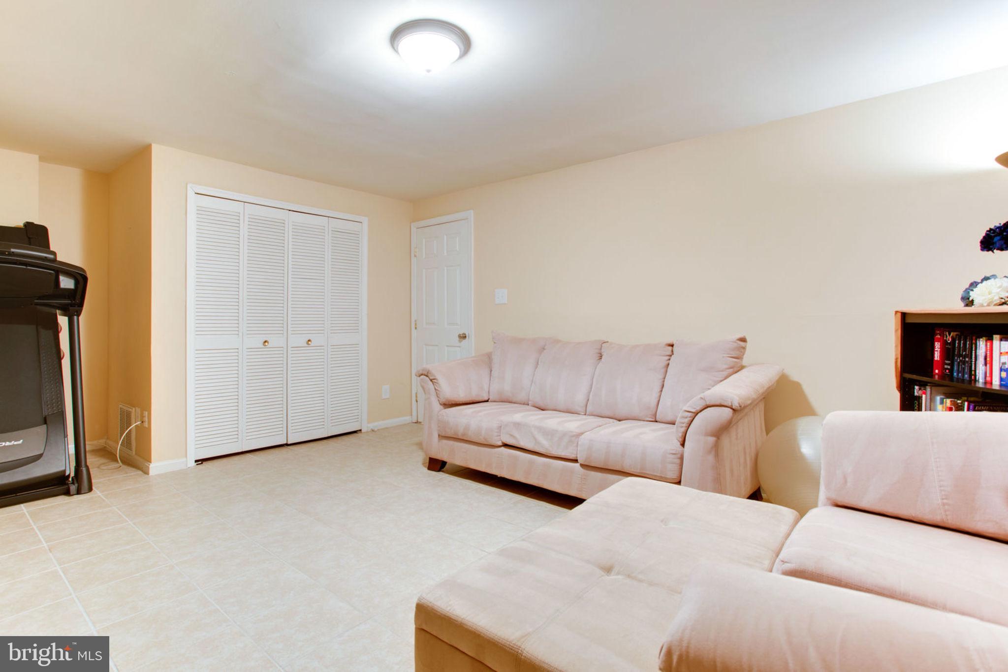 CENTRE RIDGE LAND BAY - Residential