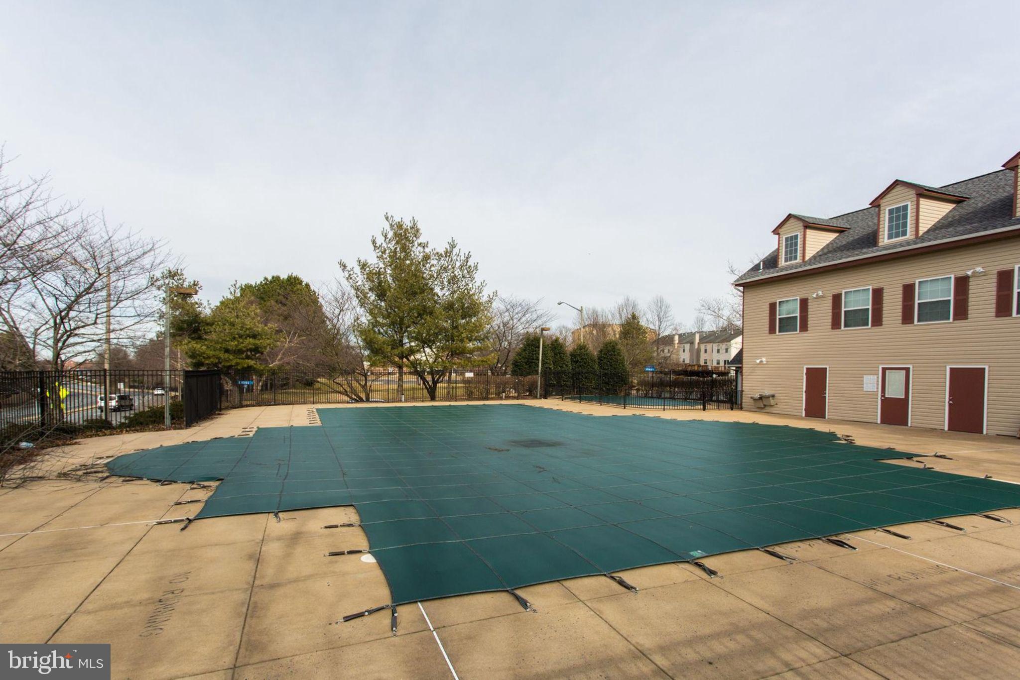 CENTRE RIDGE LAND BAY - Residential