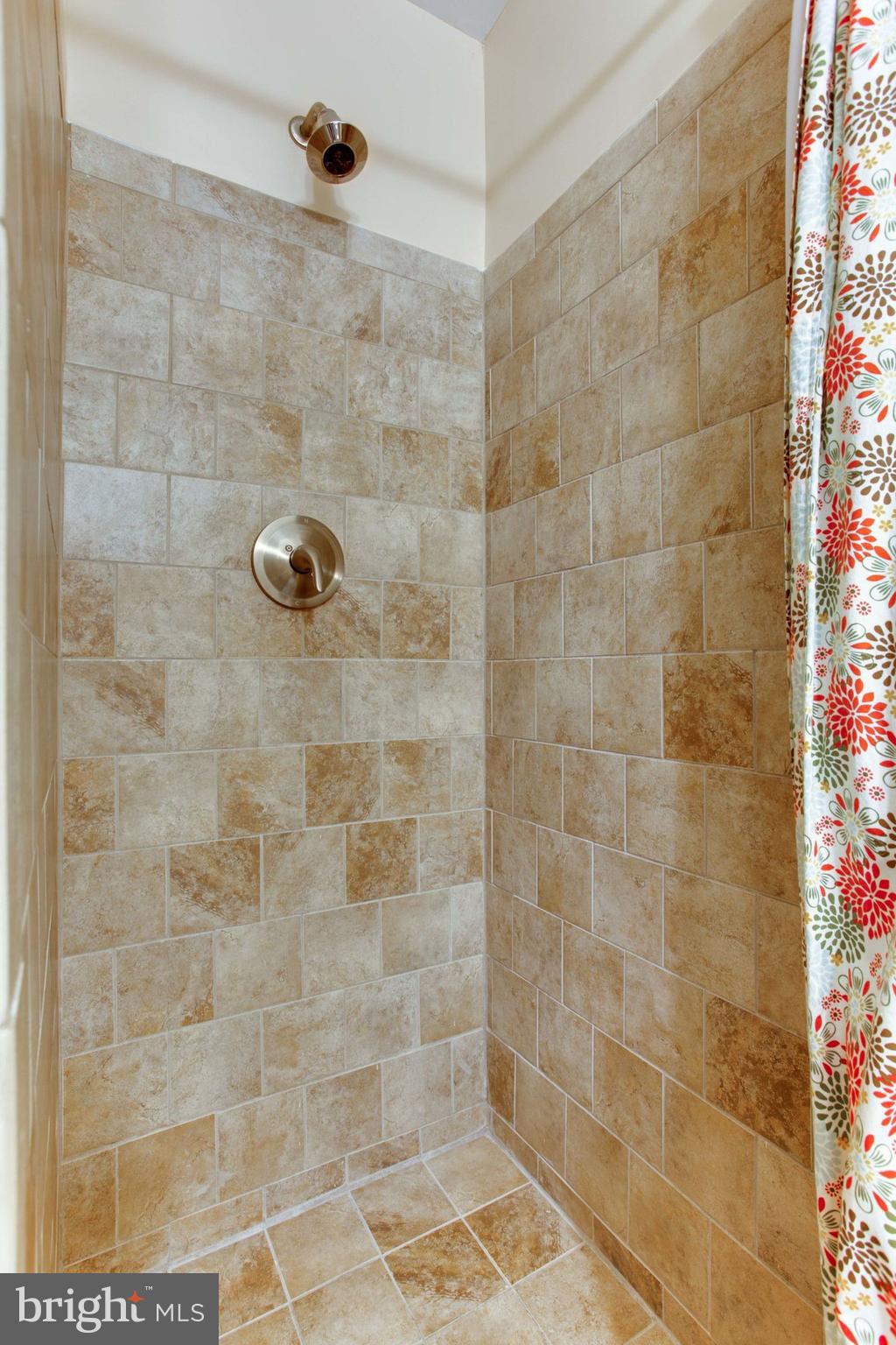 CENTRE RIDGE LAND BAY - Residential