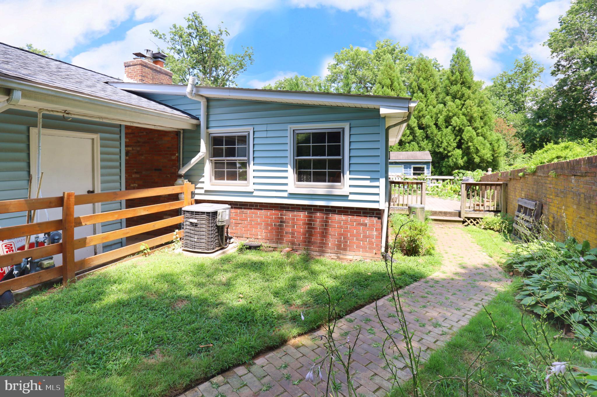 WEST SPRINGFIELD - Residential