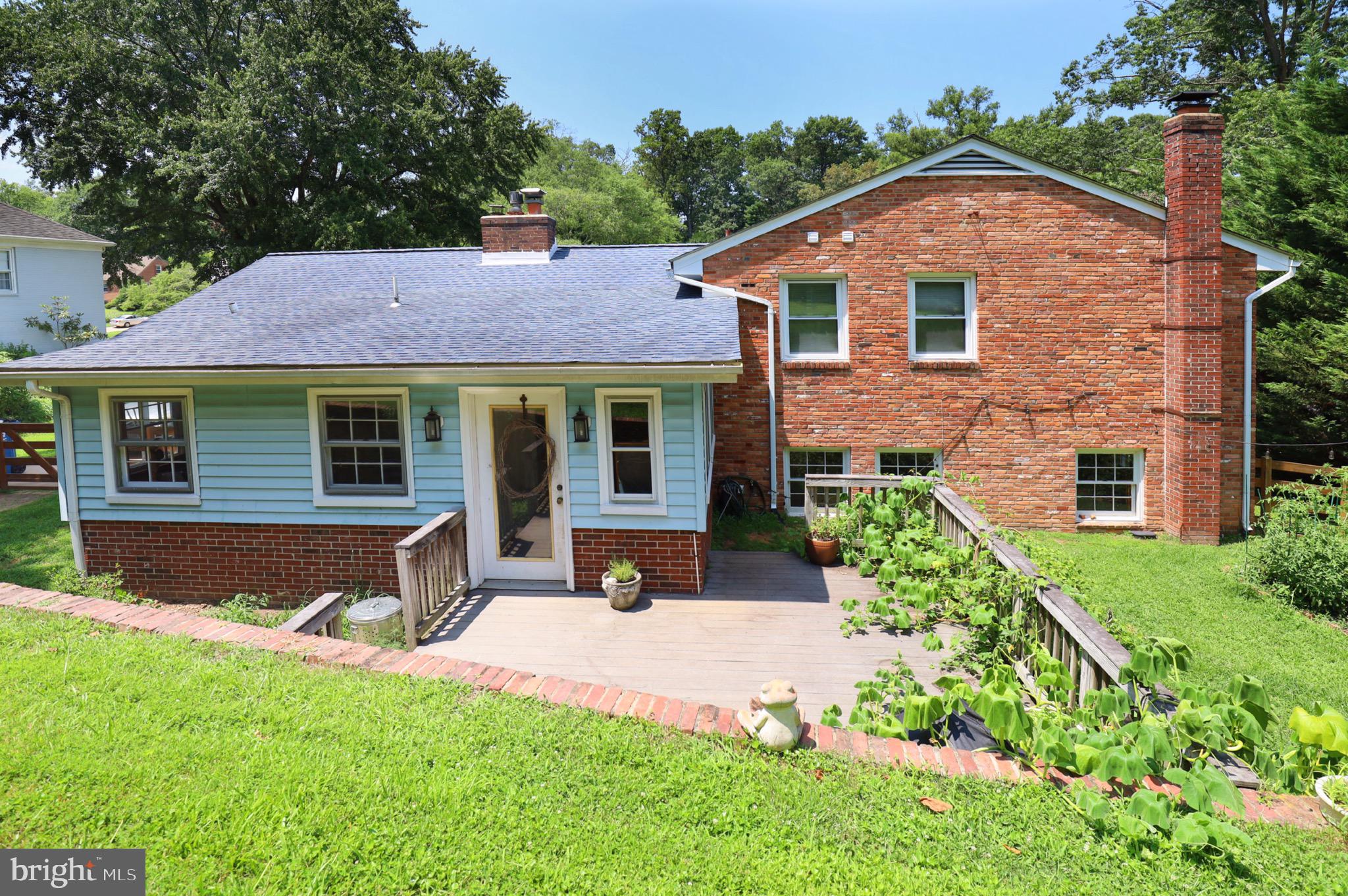 WEST SPRINGFIELD - Residential