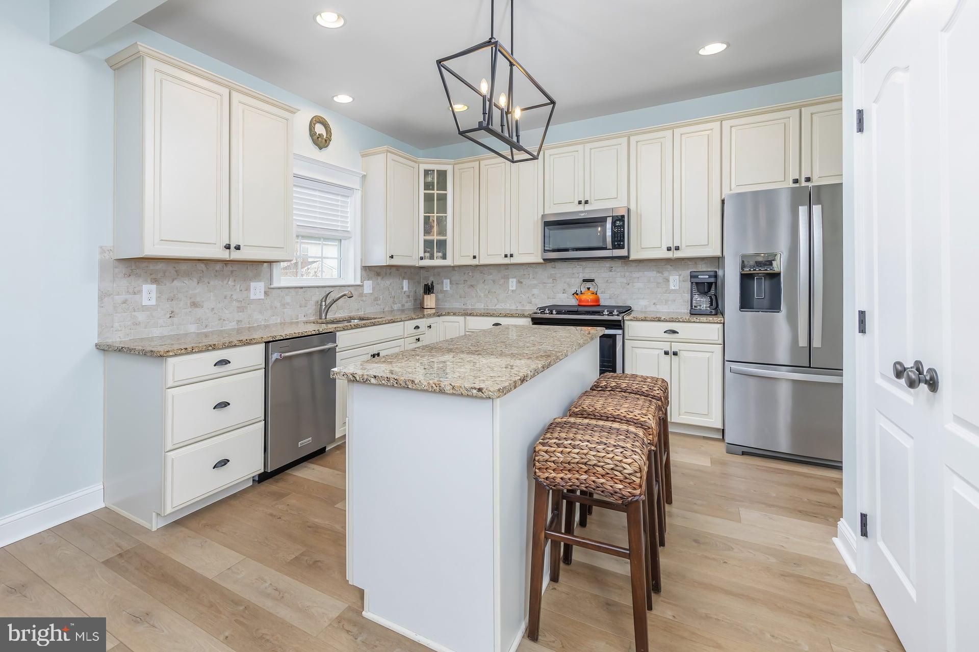 508 DEFRANCESCO CIRCLE