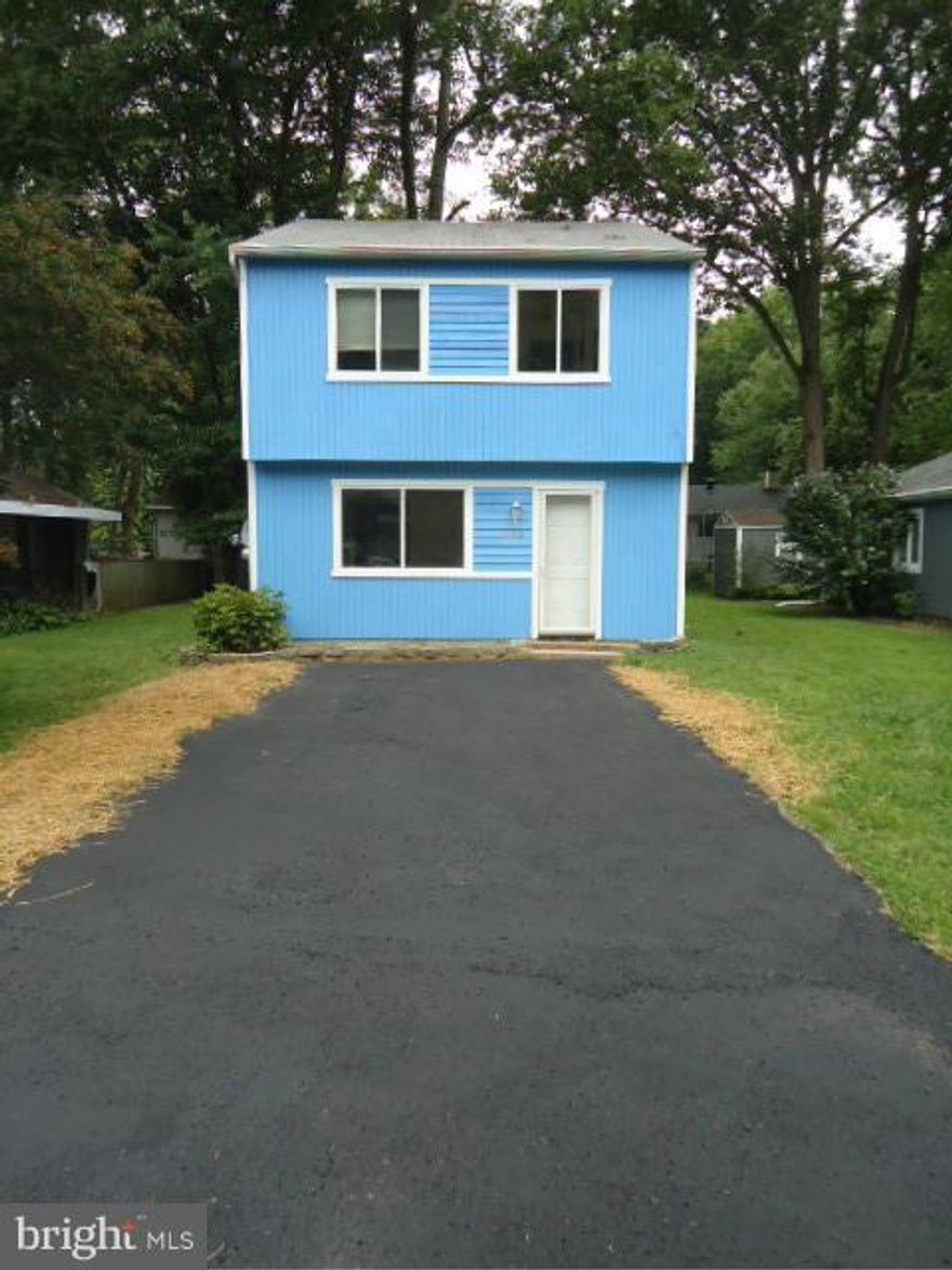 New Carpet and Paint.  Located in Rose Haven near Herrington Harbour.  Great starter home or investment property.  Near North Beach and all it has to offer.  Near Restaurants, boardwalk, Beach, Friday night farmer's market.