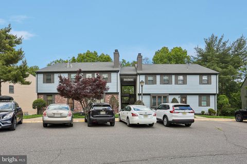 Condo For Sale - 4 Edward Rutledge<br/> TURNERSVILLE, NJ 08012