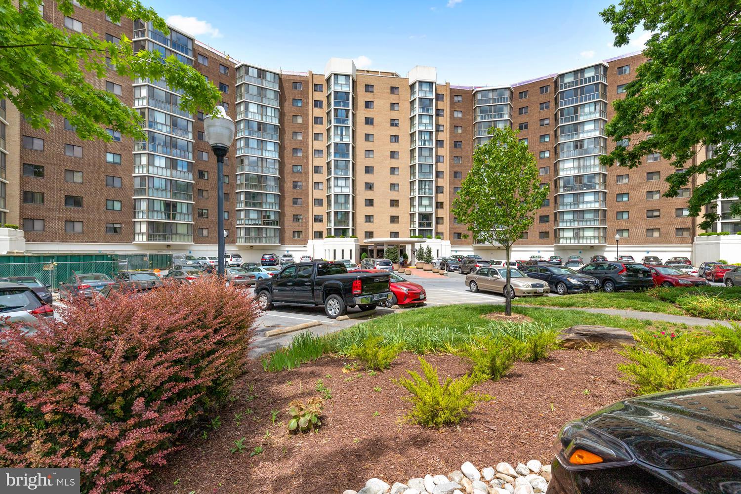 GREENS AT LEISURE WORLD - Residential