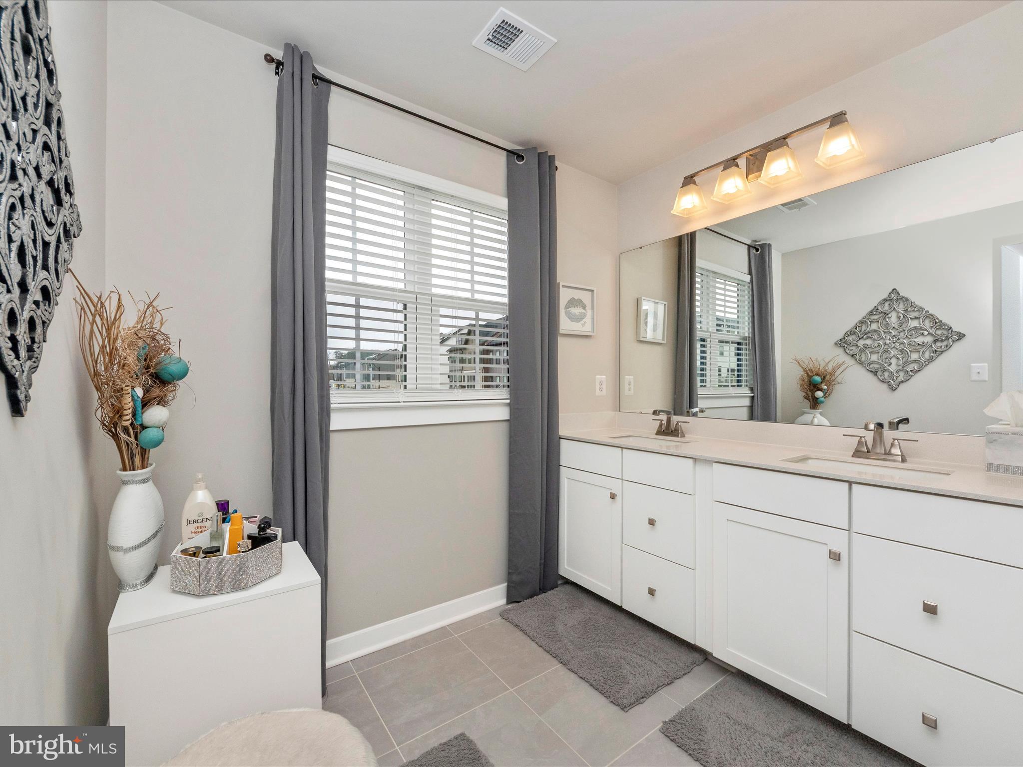 TANYARD SHORES - Residential