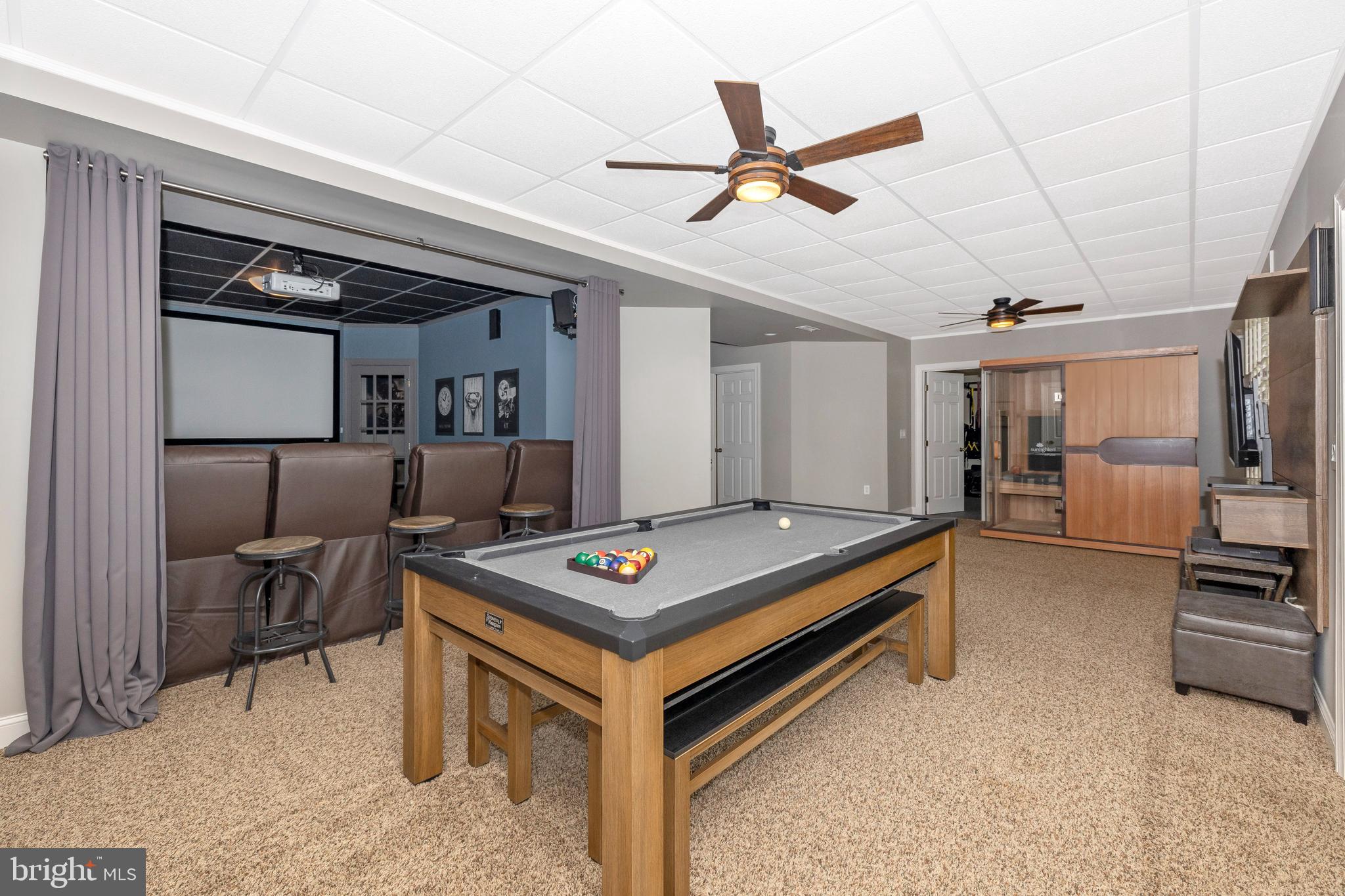 FOXFIELD AT MIDDLETOWN - Residential