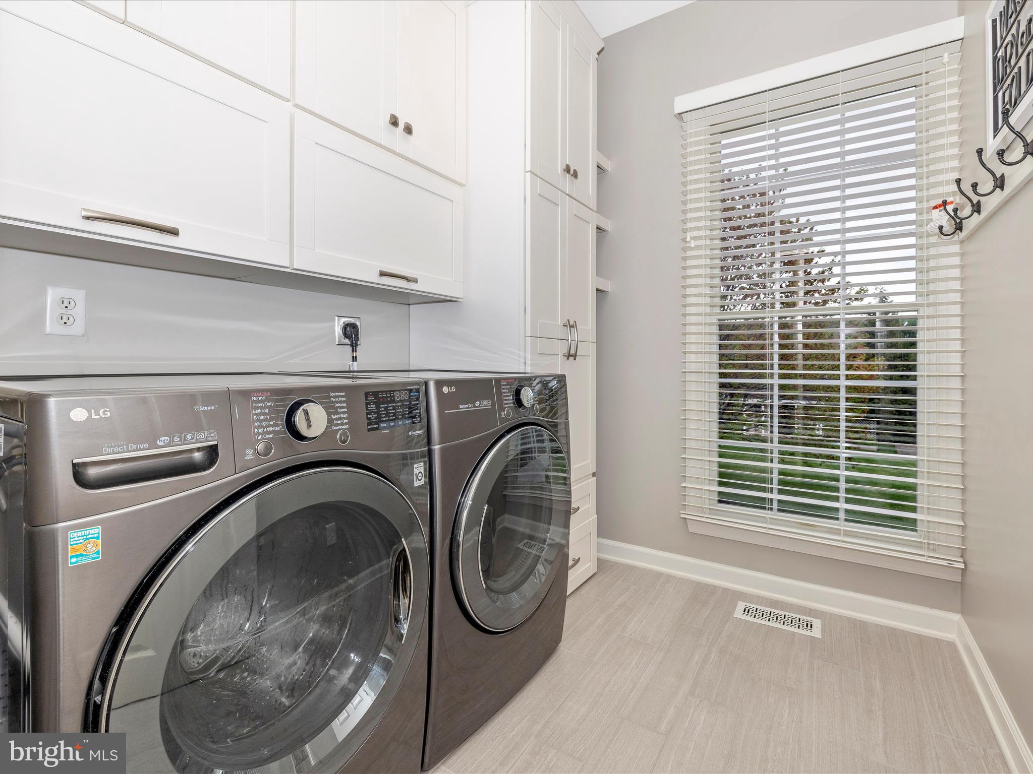 FOXFIELD AT MIDDLETOWN - Residential