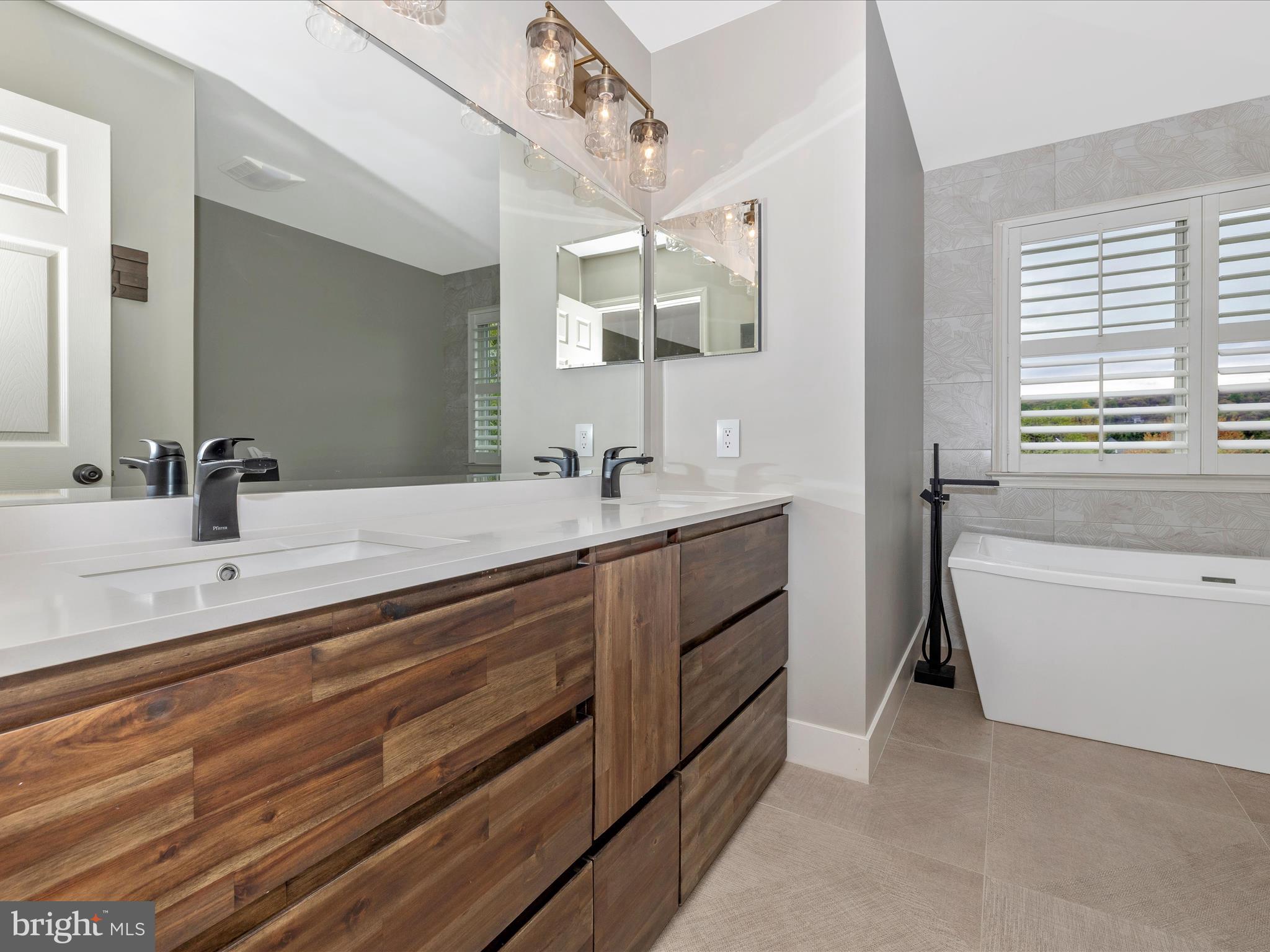 FOXFIELD AT MIDDLETOWN - Residential