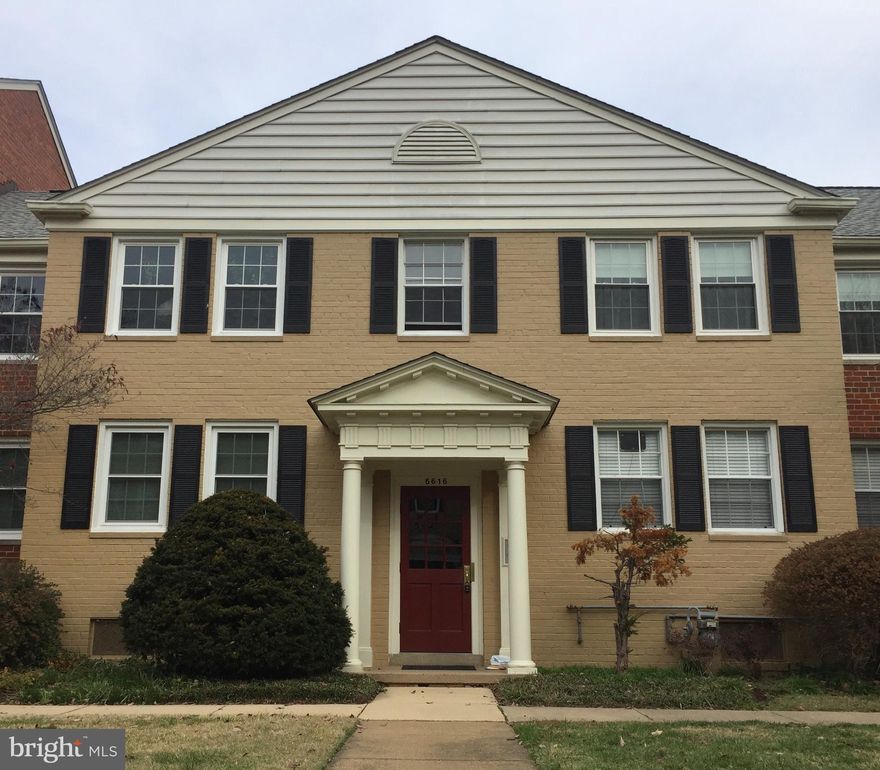 FABULOUS LOCATION! Convenient to Ft. Belvoir, Pentagon and across from Belle Haven Park and Belle Haven Marina ! *** CHARMING UPDATED 1BR 1BA w/ HARDWOOD Flooring throughout!*** CEILING FANS in Living Room, Dining Area & Bedroom***Spacious STORAGE SPACE conveys and AMPLE PARKING***Water, Sewer, Gas & Trash Included!***Community POOL (if open) and Tennis Courts***Tenants Just Pay Electric, Cable and Internet***Near Belle View Shopping Center***Close to Old Town Alexandria, National Harbor, MGM*** Beltway (495), GW Parkway, Ft. Belvoir, Pentagon, Regan National Airport ***Fairfax Connector, REX Bus and just minutes to Huntington METRO and VRE/Amtrak Alexandria Station (3 miles)*** Pets WELCOME Case by Case (limit 2)!***AVAILABLE 09/26!***Welcome Home!