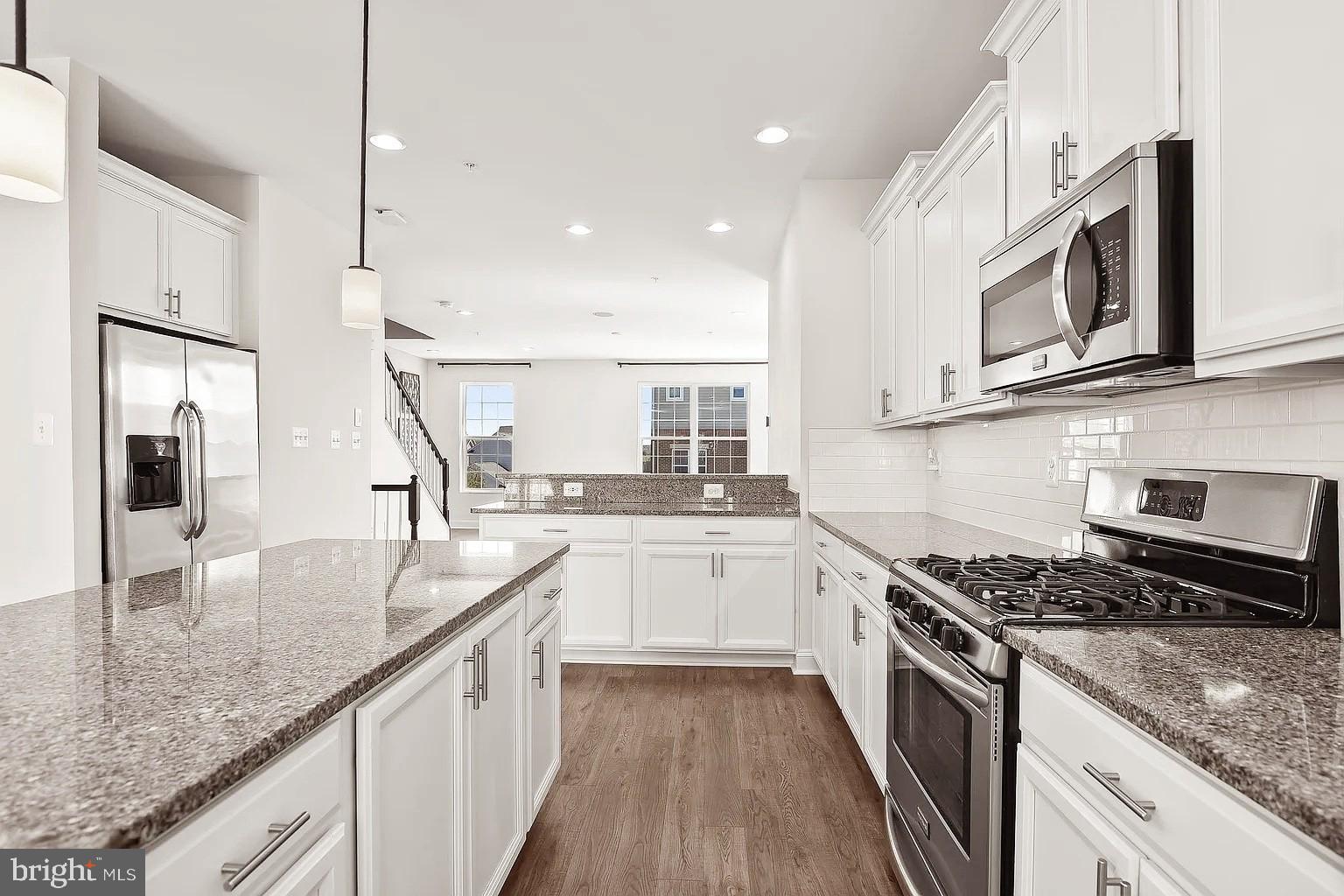 WESTVIEW SOUTH - Residential Lease