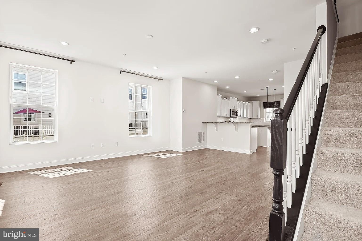 WESTVIEW SOUTH - Residential Lease