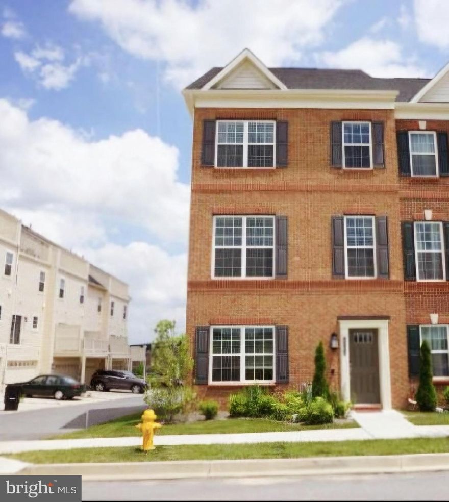 Rarely available 4 level rental with all the upgrades, nice deck and rooftop terrace.  2 car garage.