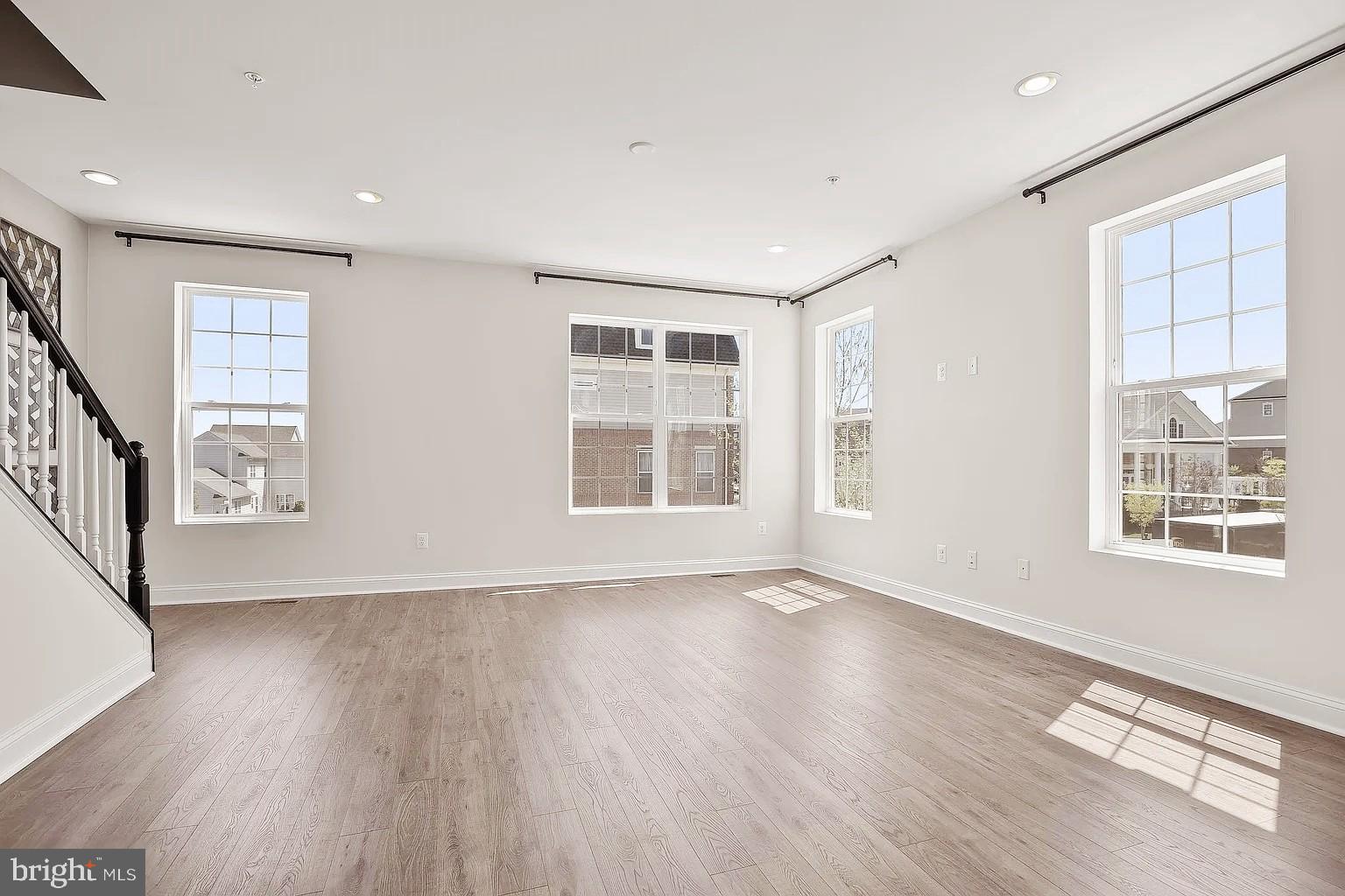 WESTVIEW SOUTH - Residential Lease