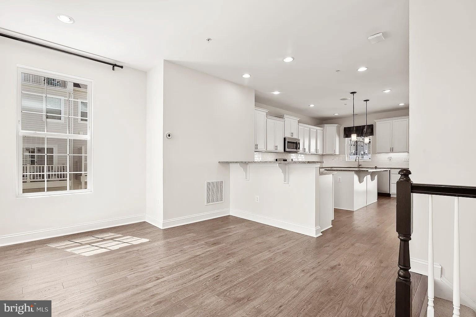 WESTVIEW SOUTH - Residential Lease