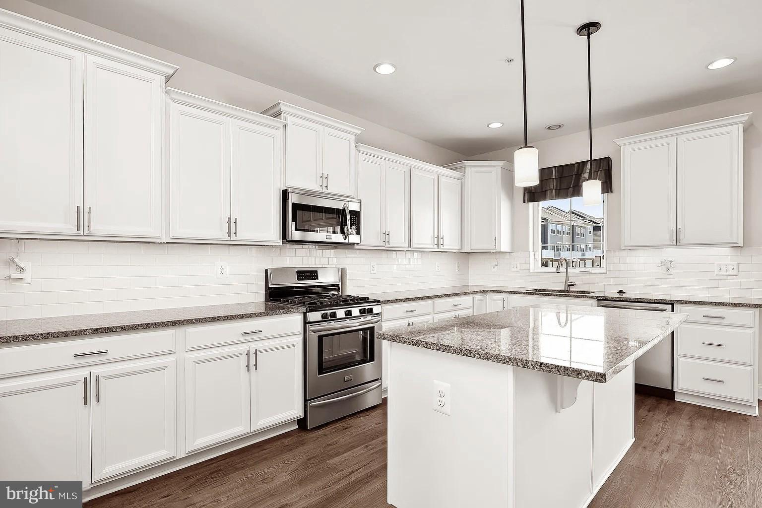 WESTVIEW SOUTH - Residential Lease