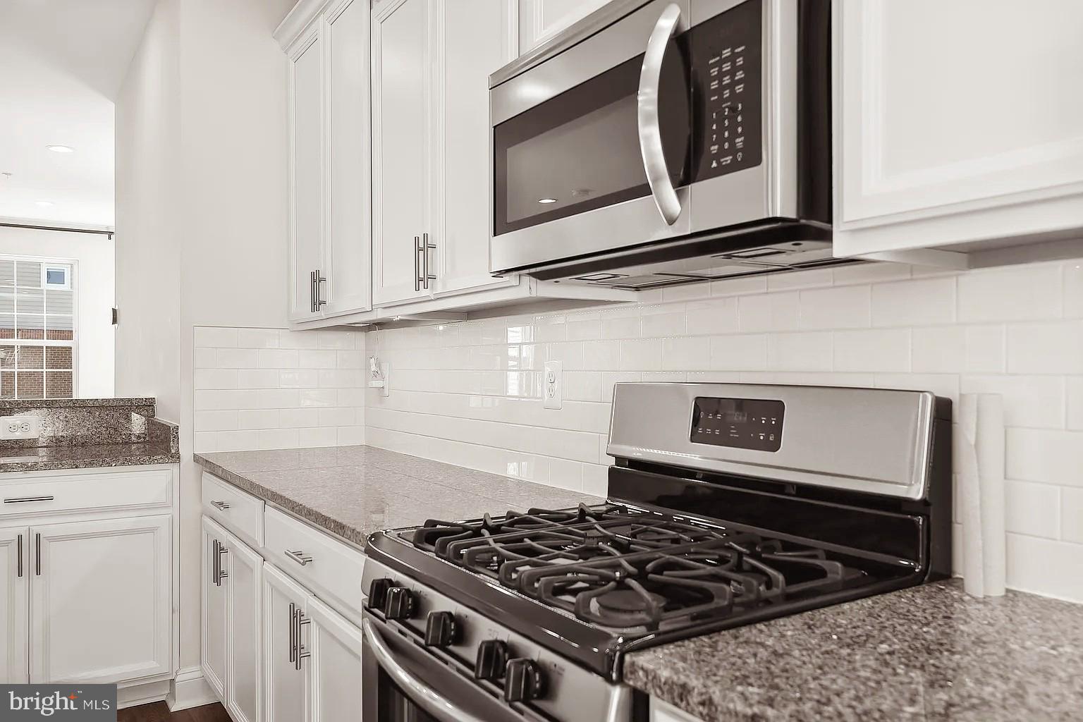 WESTVIEW SOUTH - Residential Lease