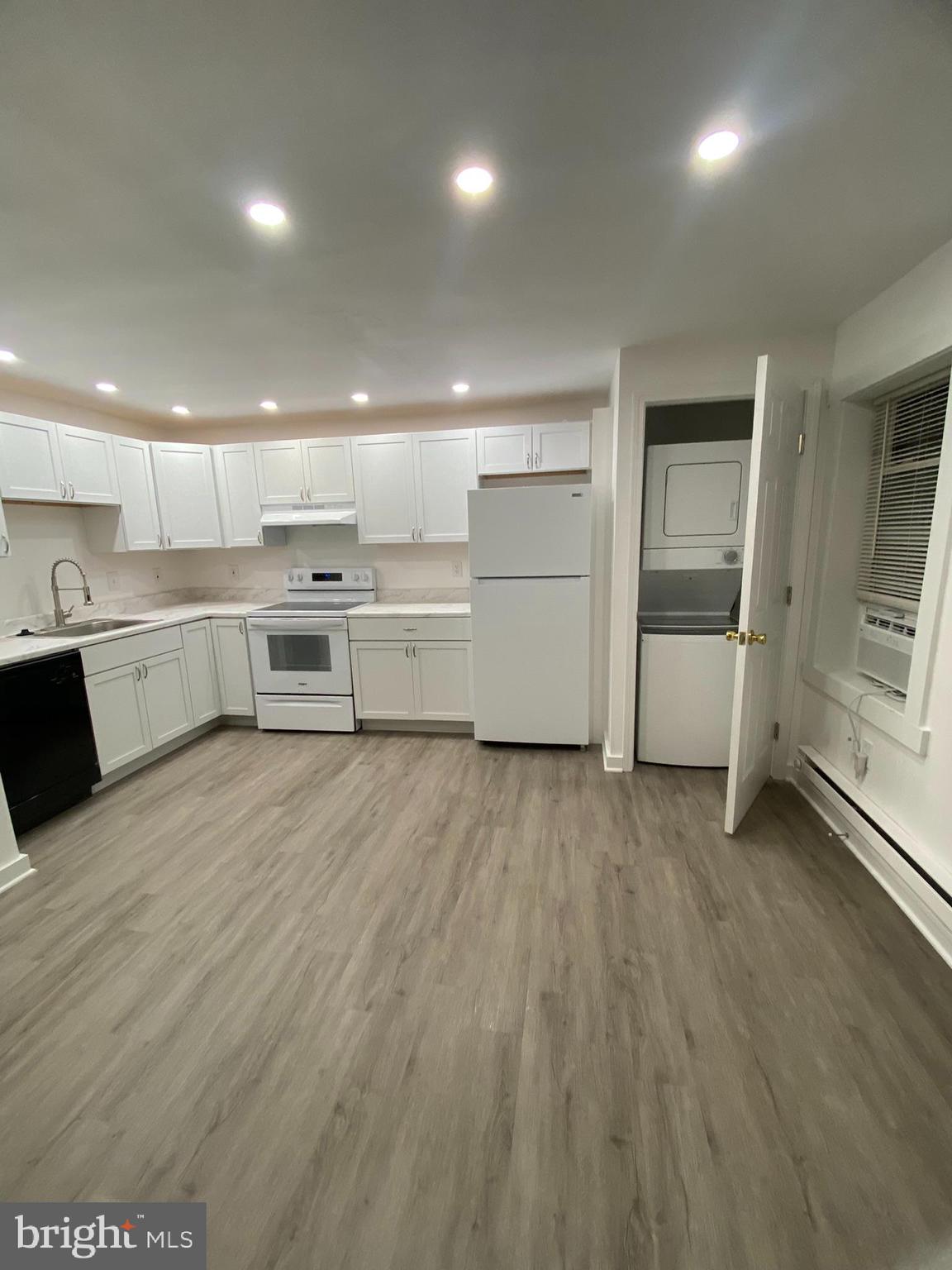 FOULGER AND BOLDOG - Residential Lease