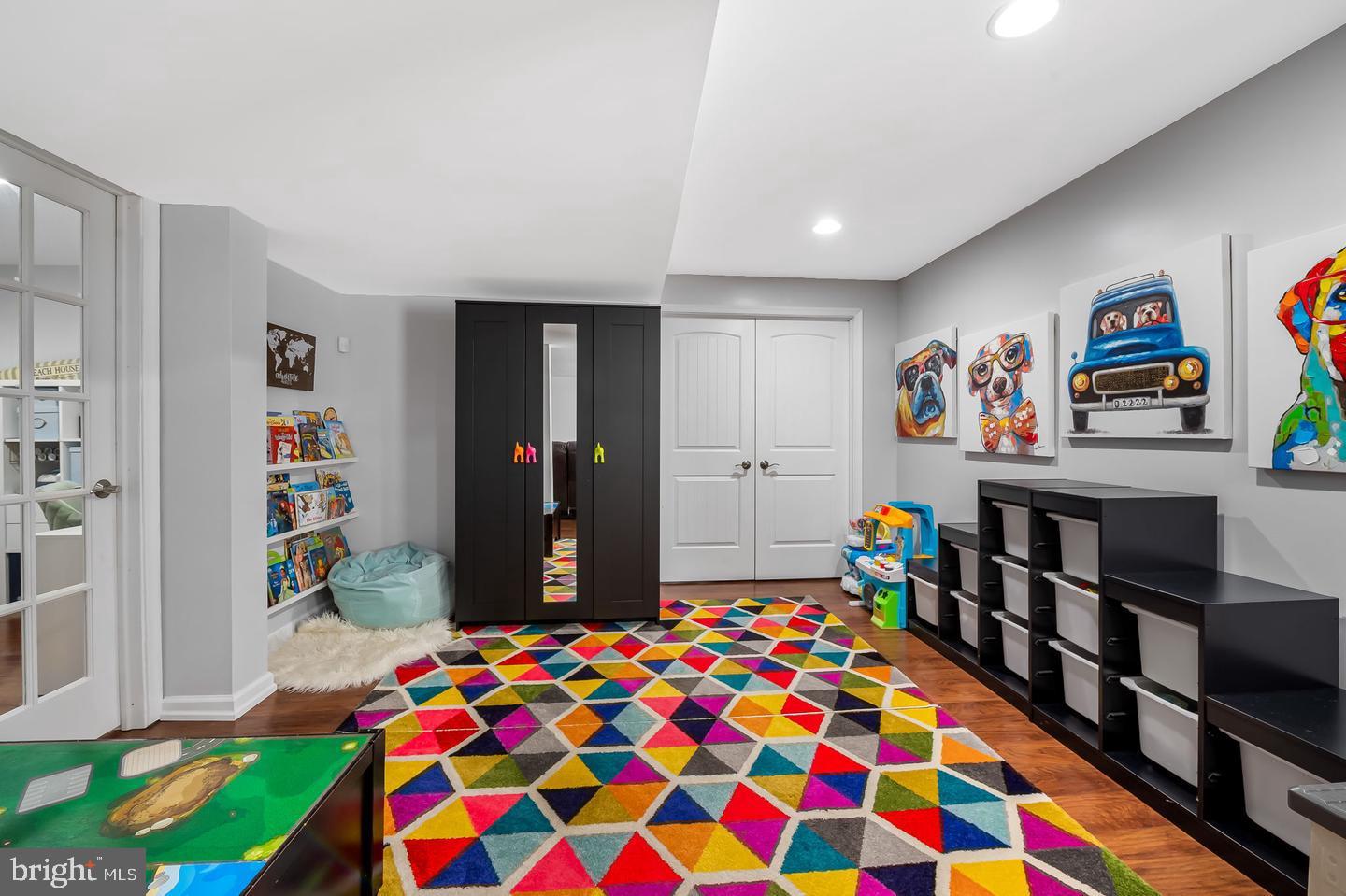 HICKORY OVERLOOK - Residential