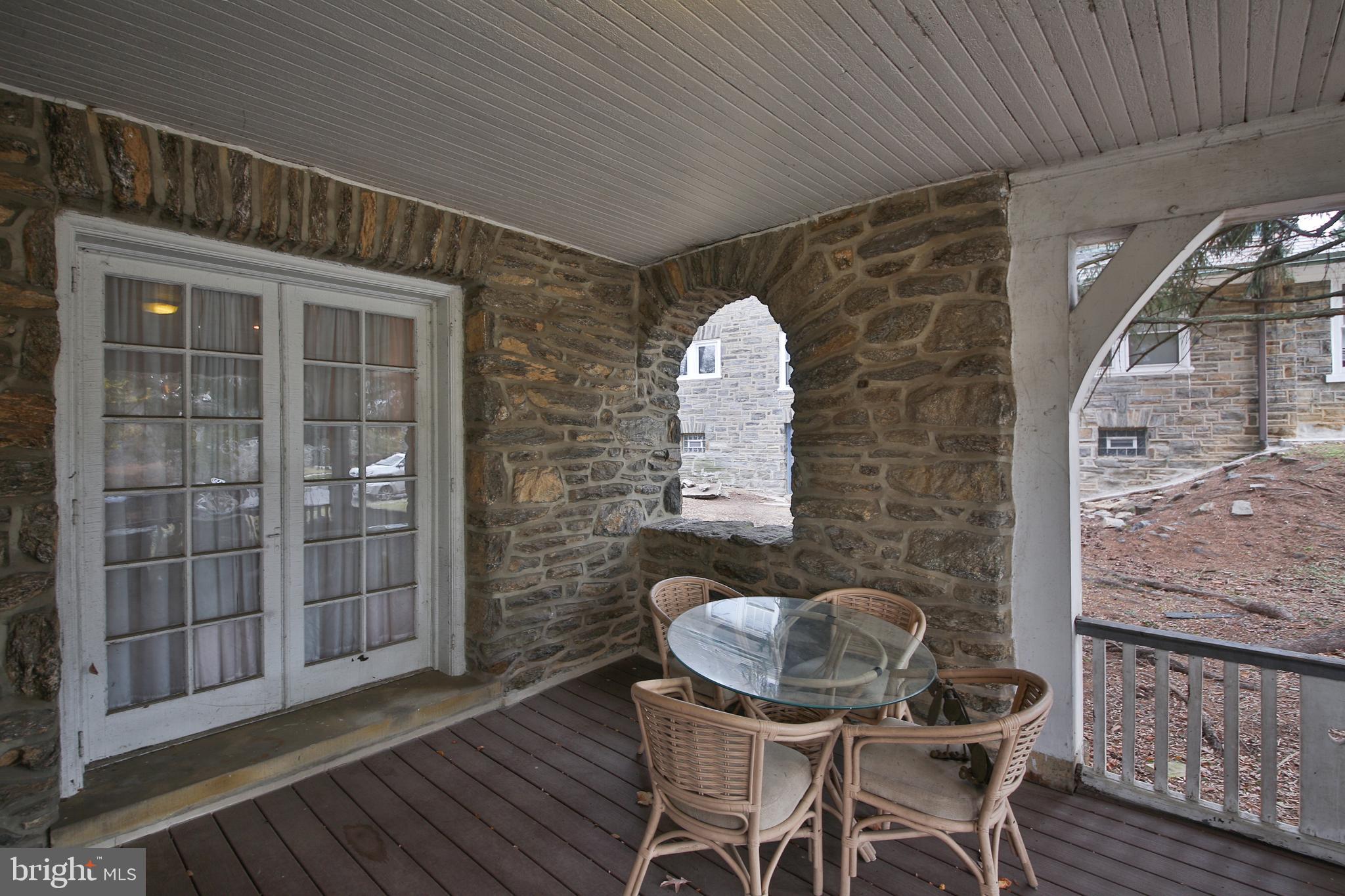 EAST OAK LANE - Residential