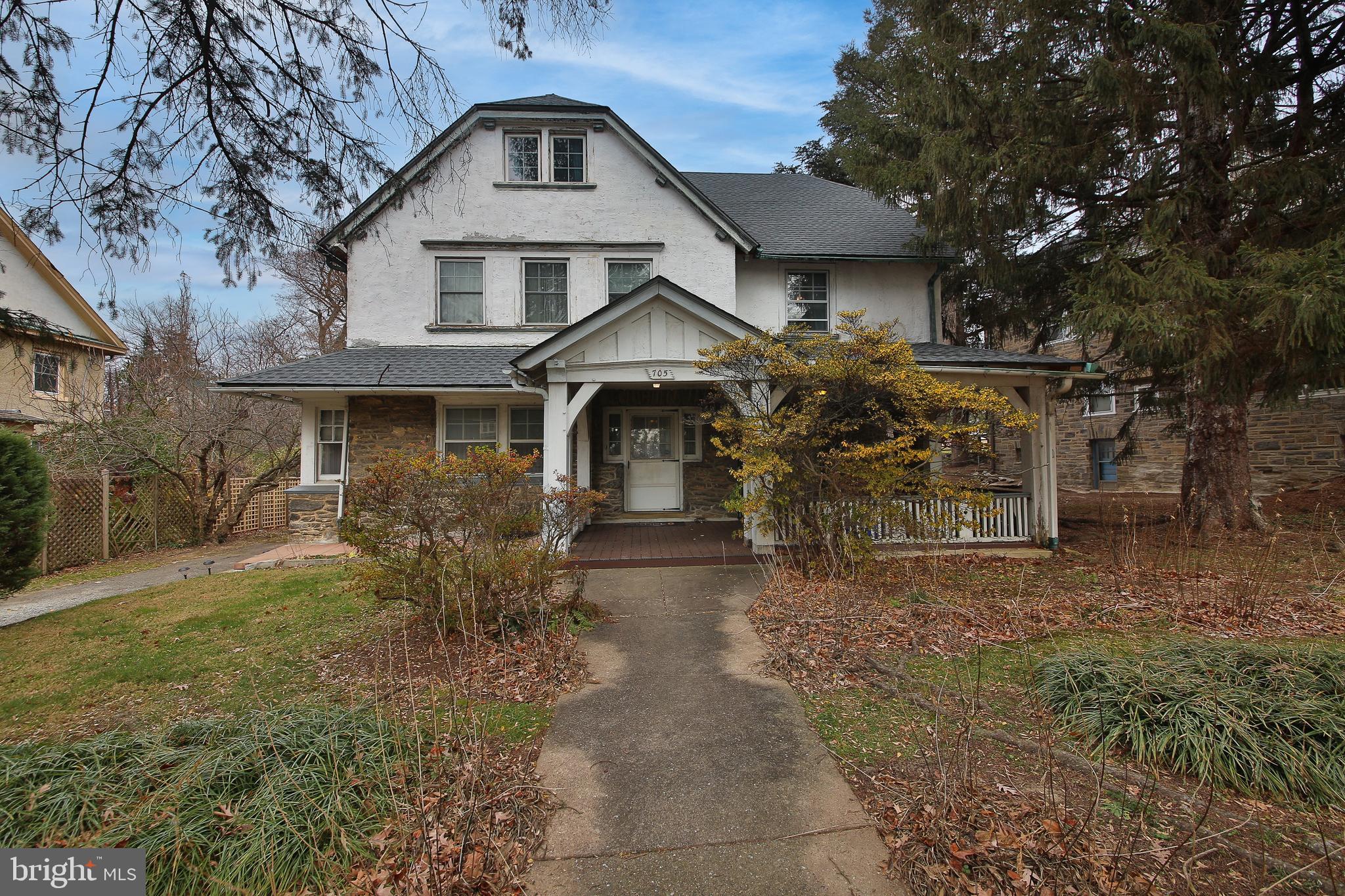EAST OAK LANE - Residential