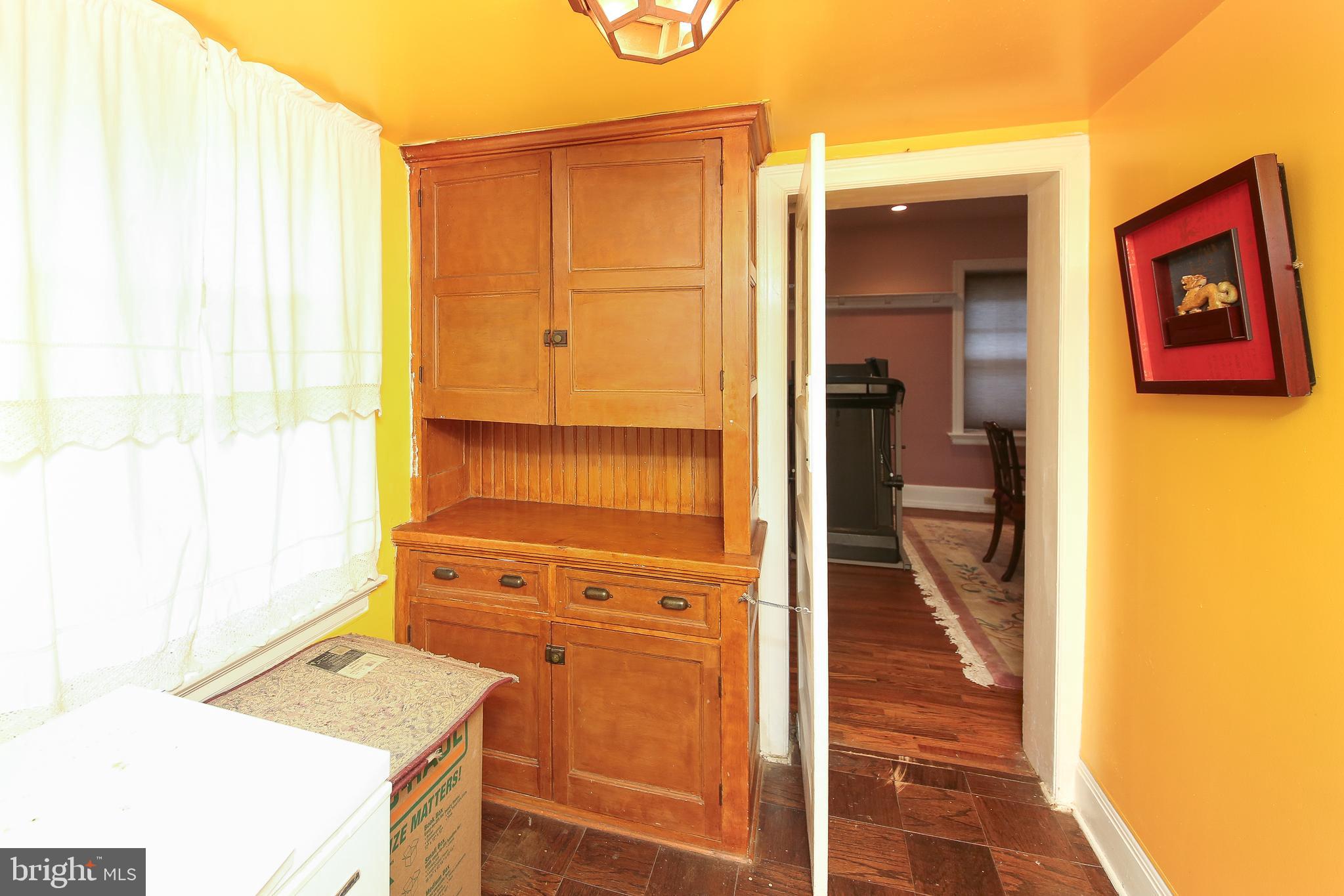 EAST OAK LANE - Residential