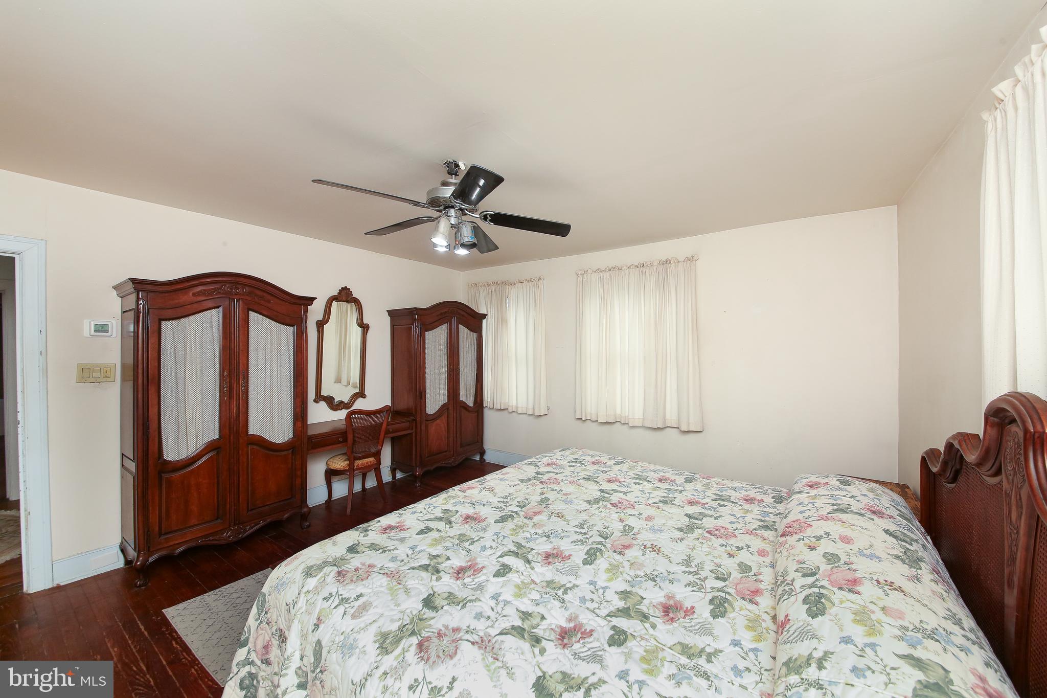 EAST OAK LANE - Residential