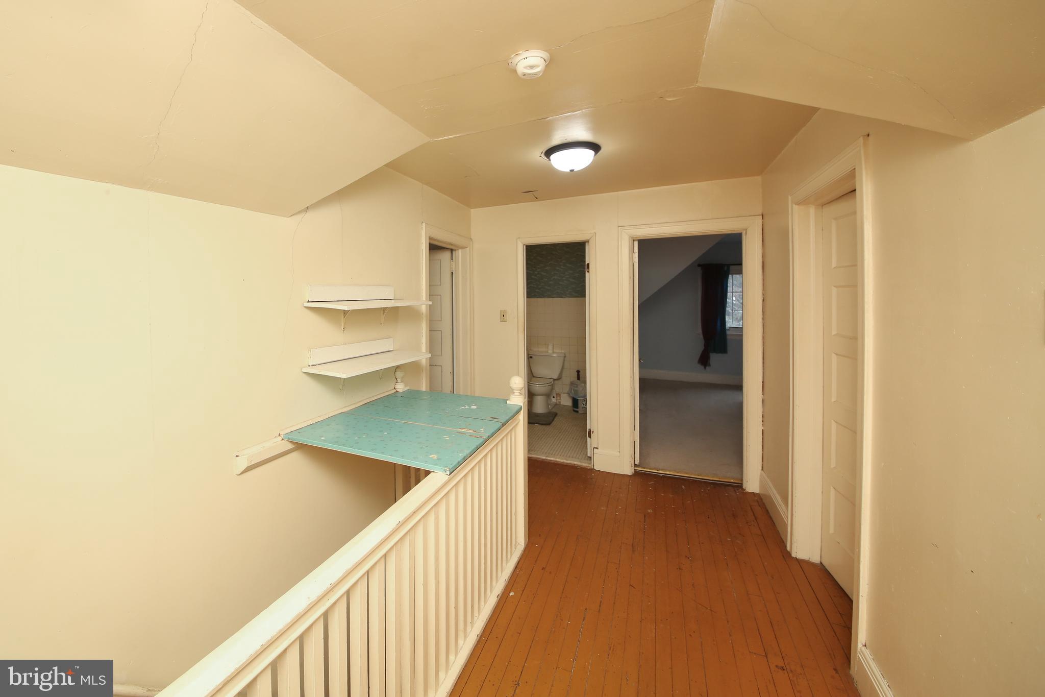 EAST OAK LANE - Residential