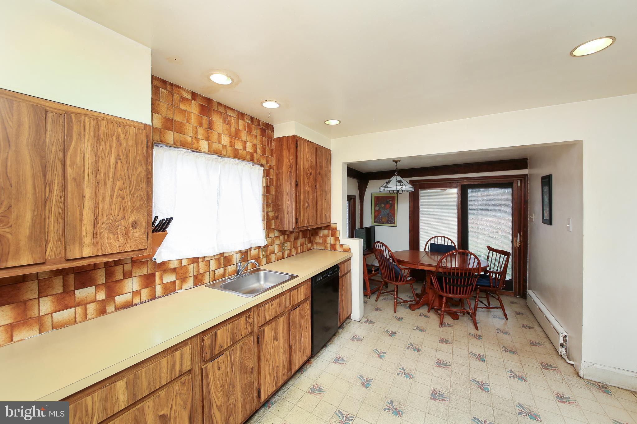 EAST OAK LANE - Residential