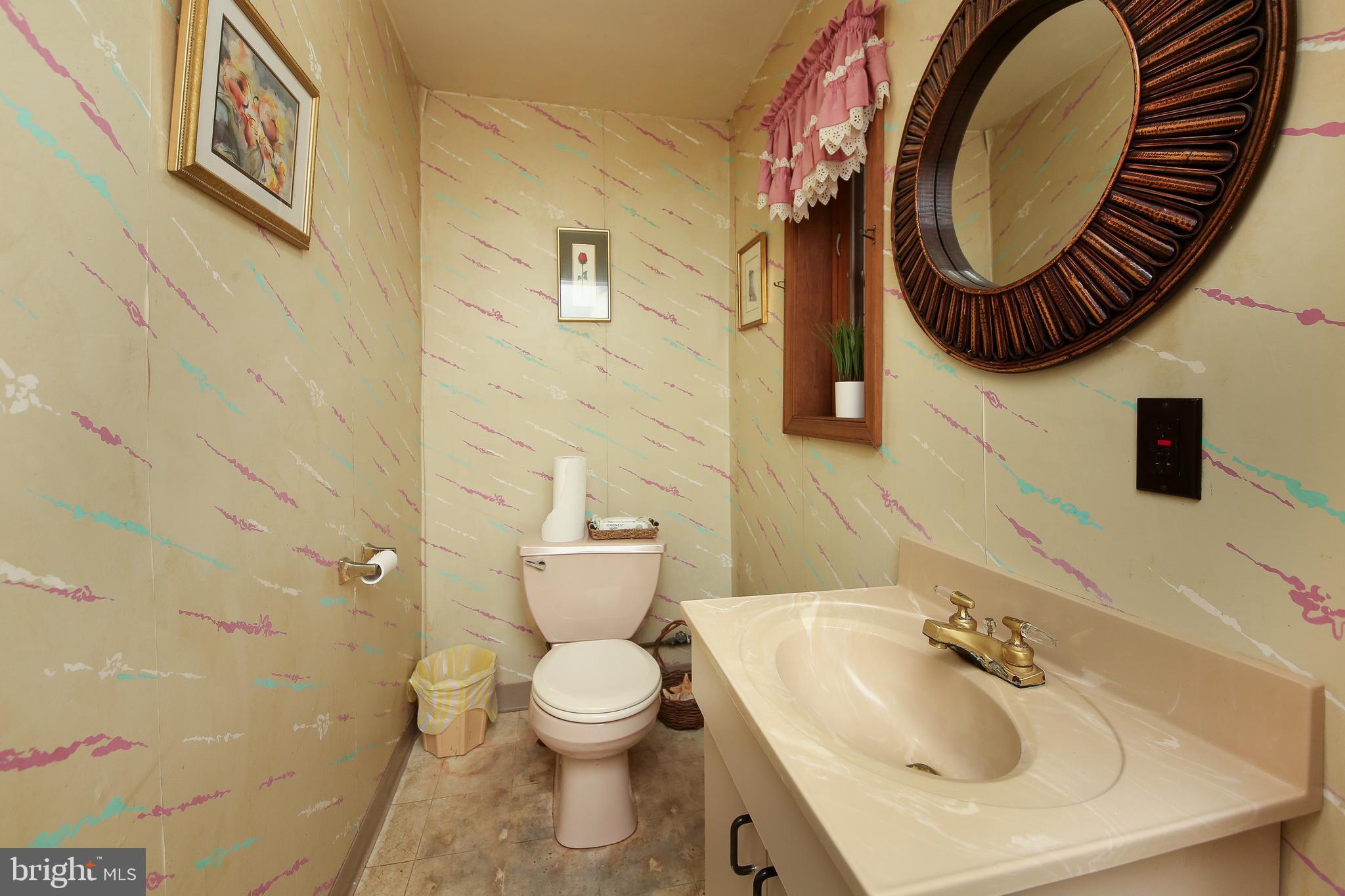 EAST OAK LANE - Residential