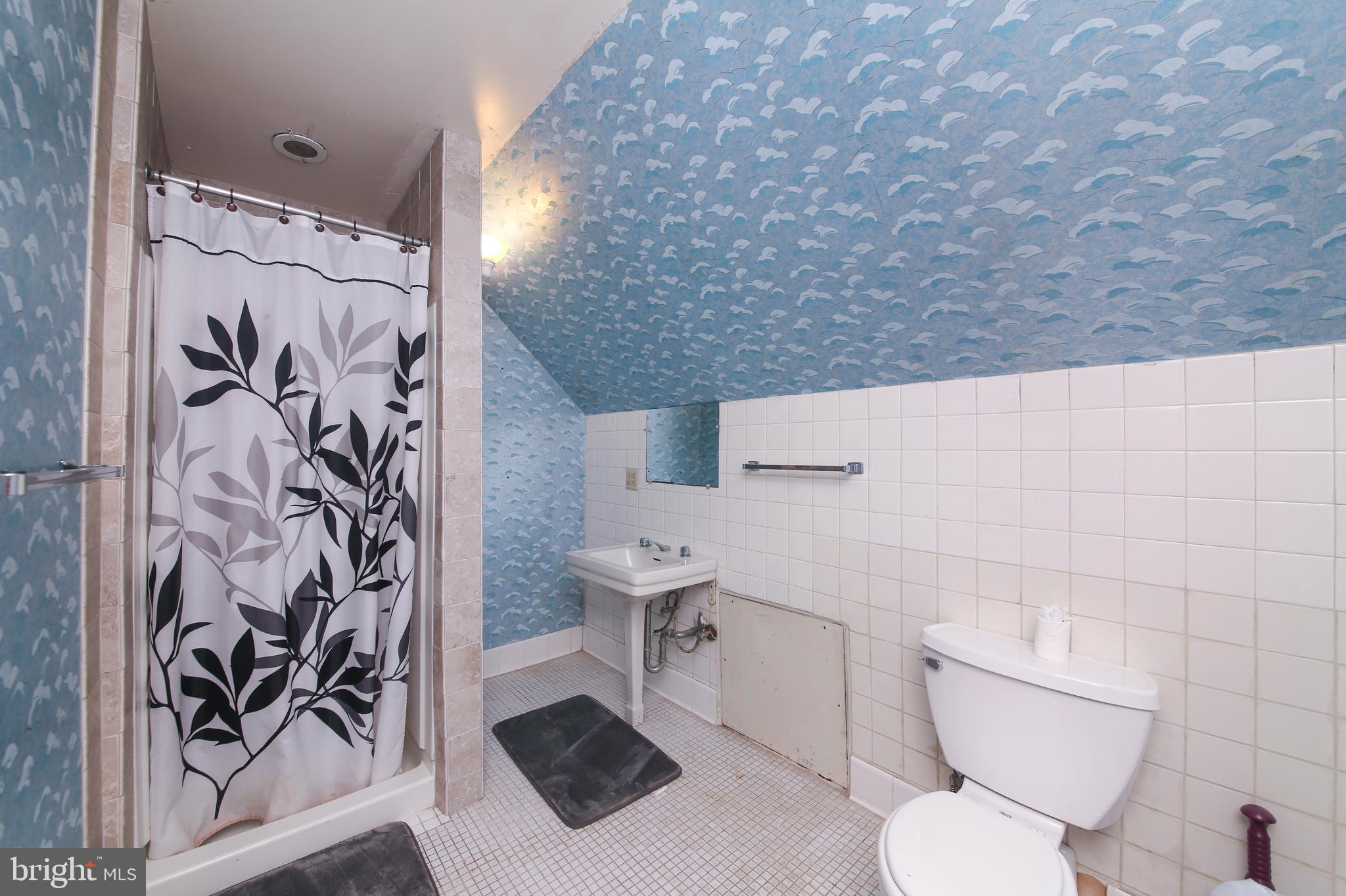 EAST OAK LANE - Residential