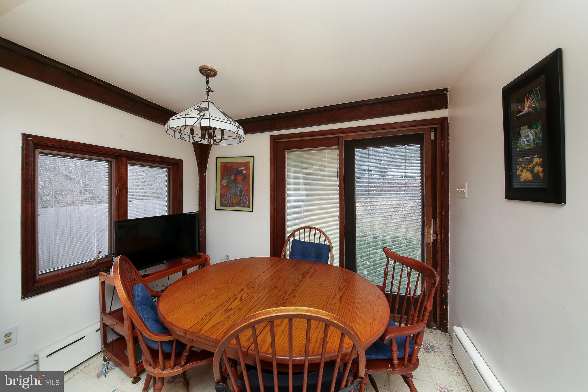 EAST OAK LANE - Residential