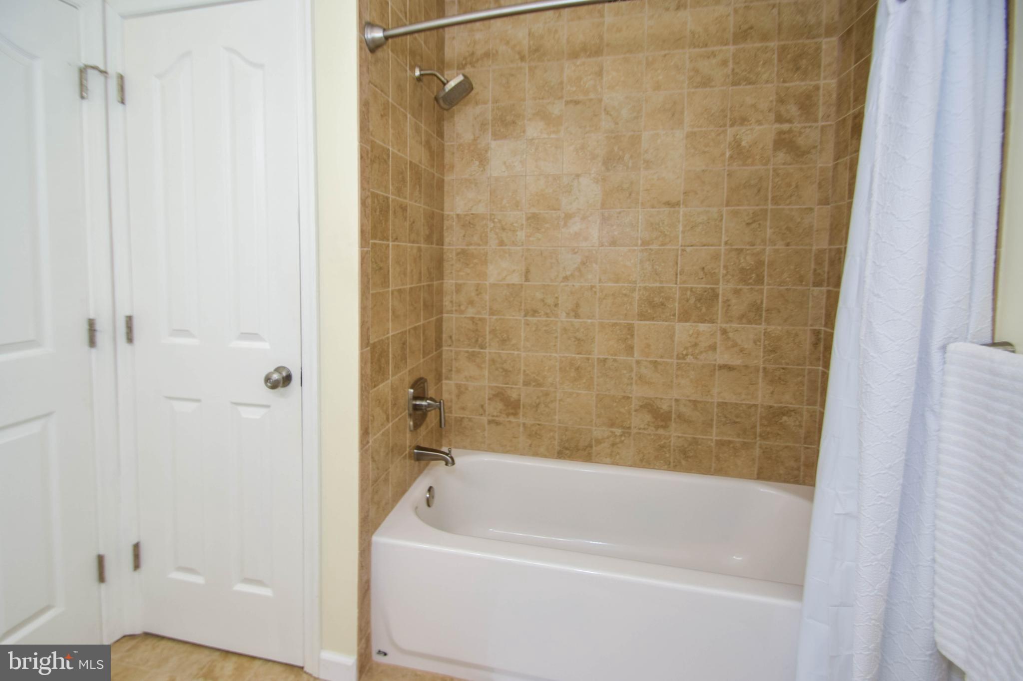 LAKE MEADE - Residential