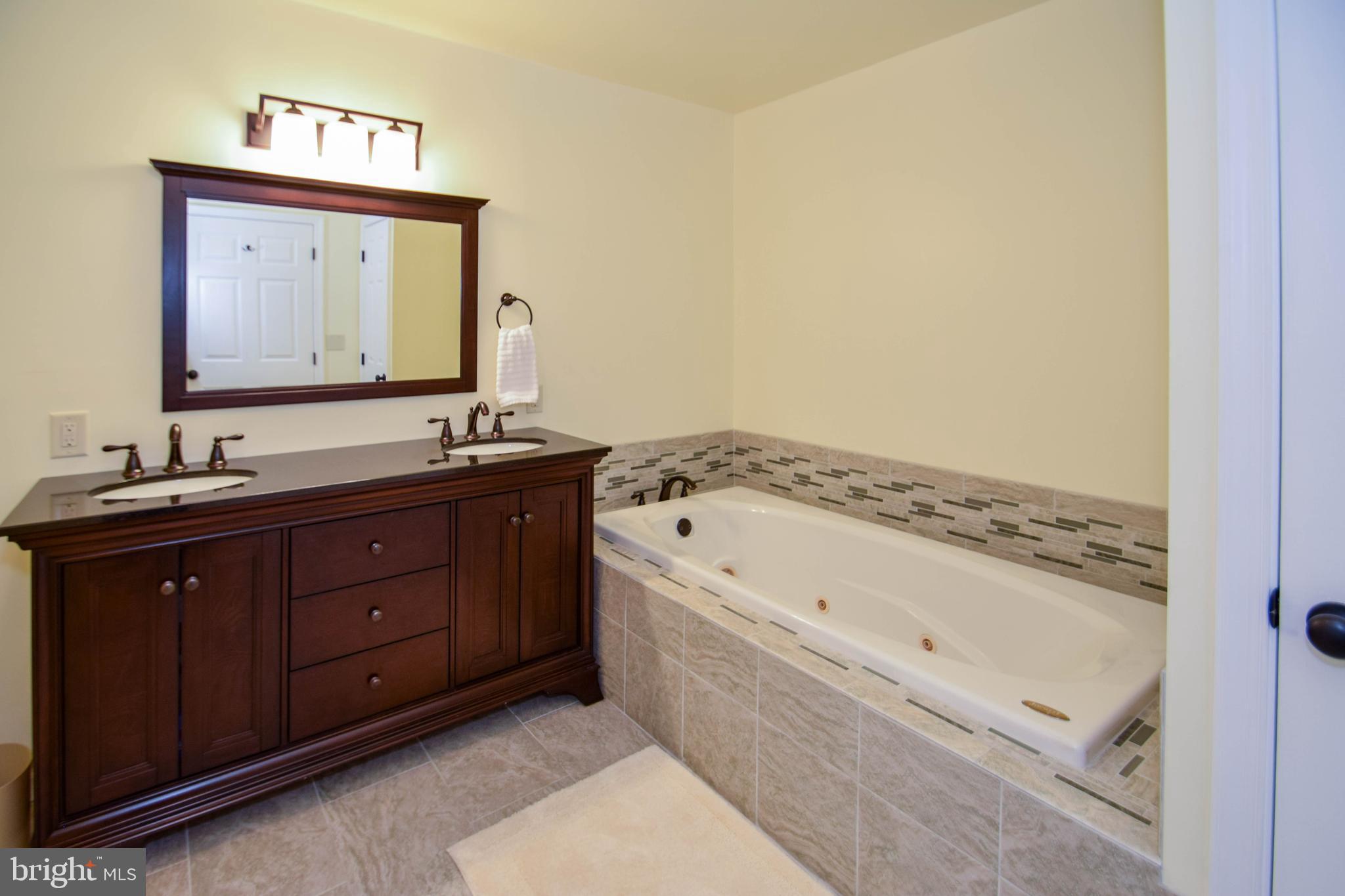 LAKE MEADE - Residential