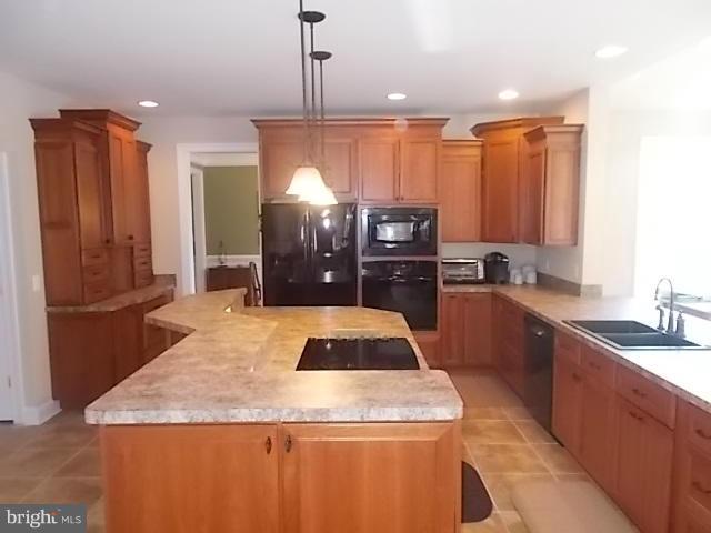 FALLS ROAD - Residential